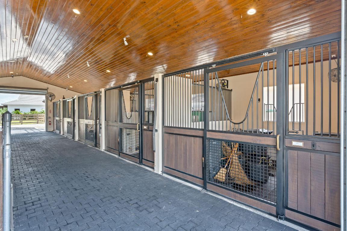 1561 Clydesdale Avenue