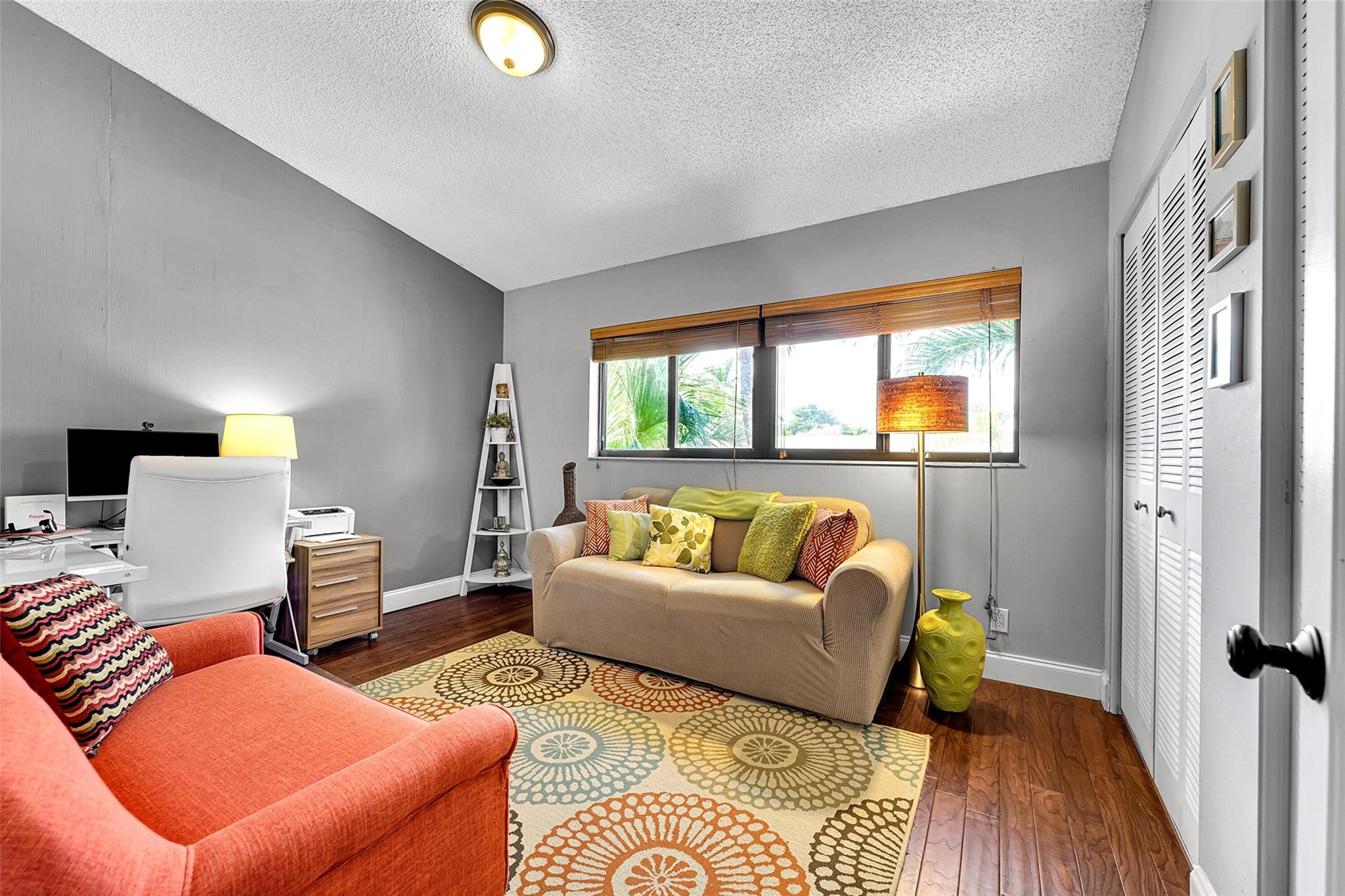Pines of Oakland Forest W - Residential