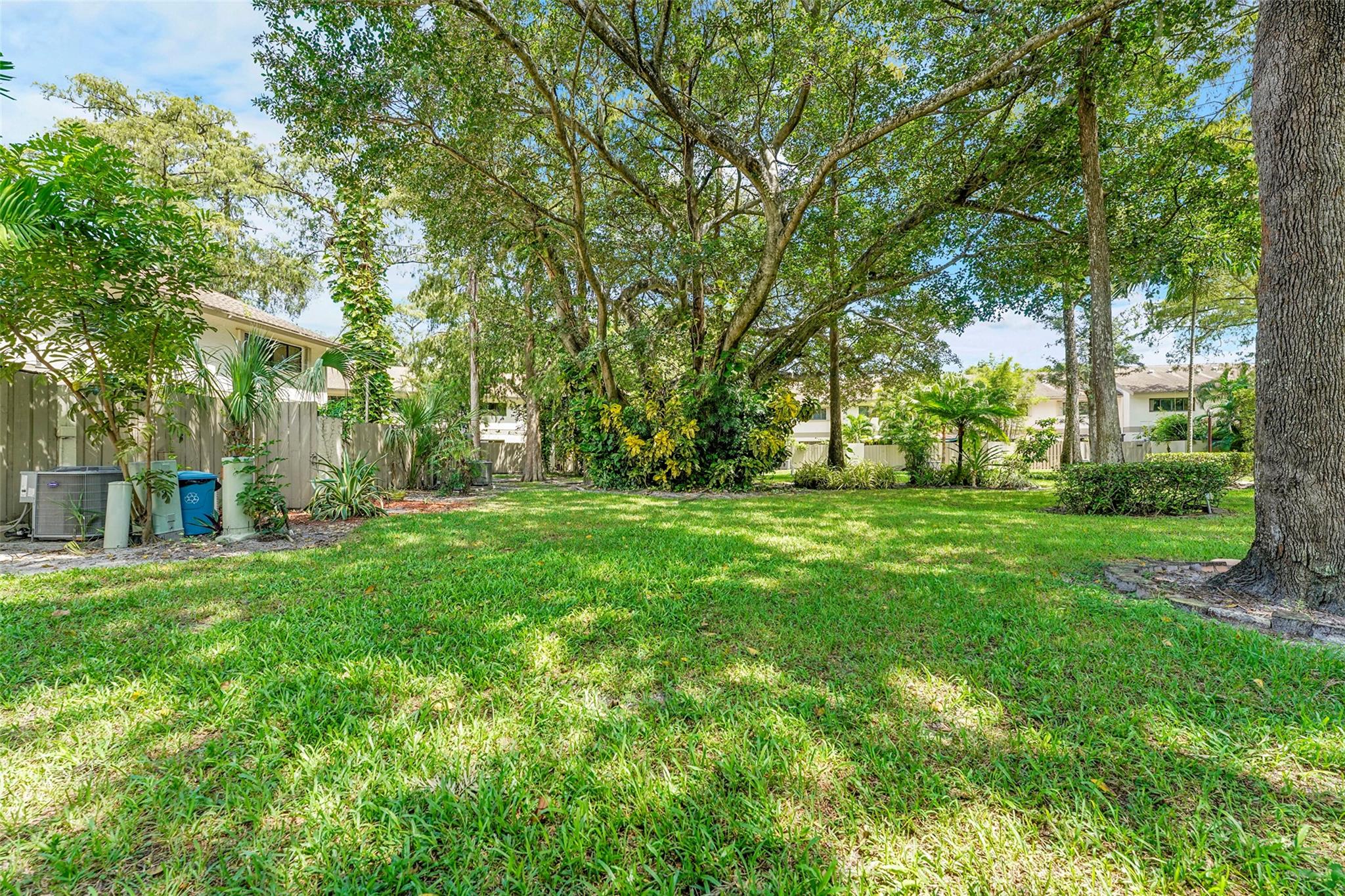 Pines of Oakland Forest W - Residential