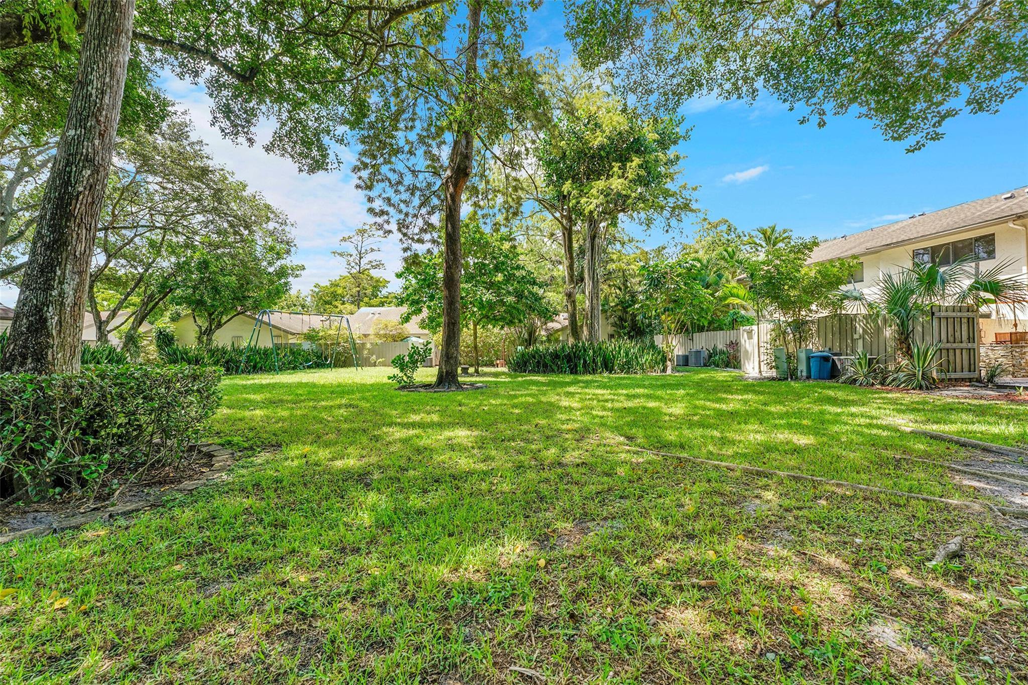 Pines of Oakland Forest W - Residential