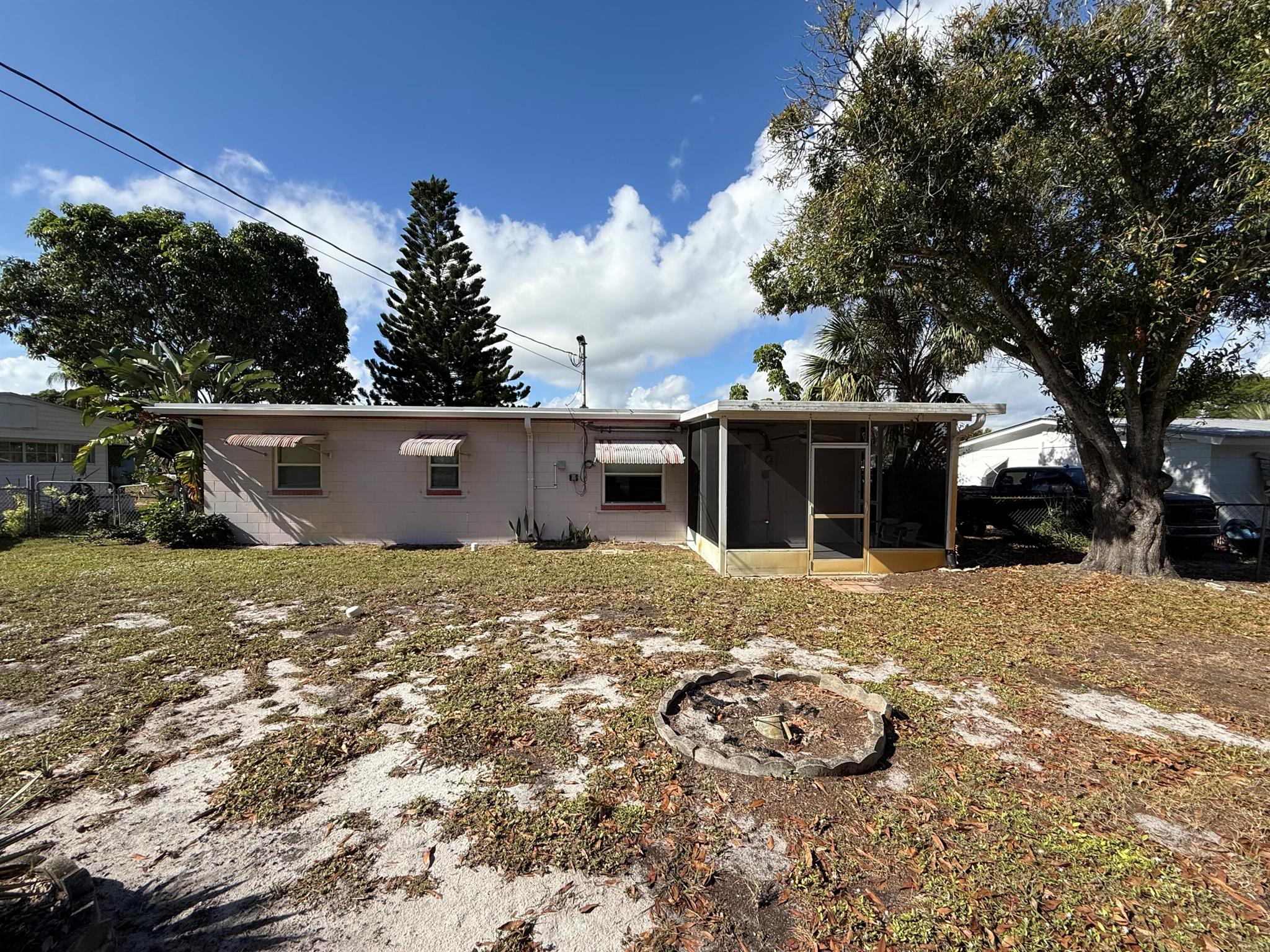 PEPPER PARK - Residential Lease