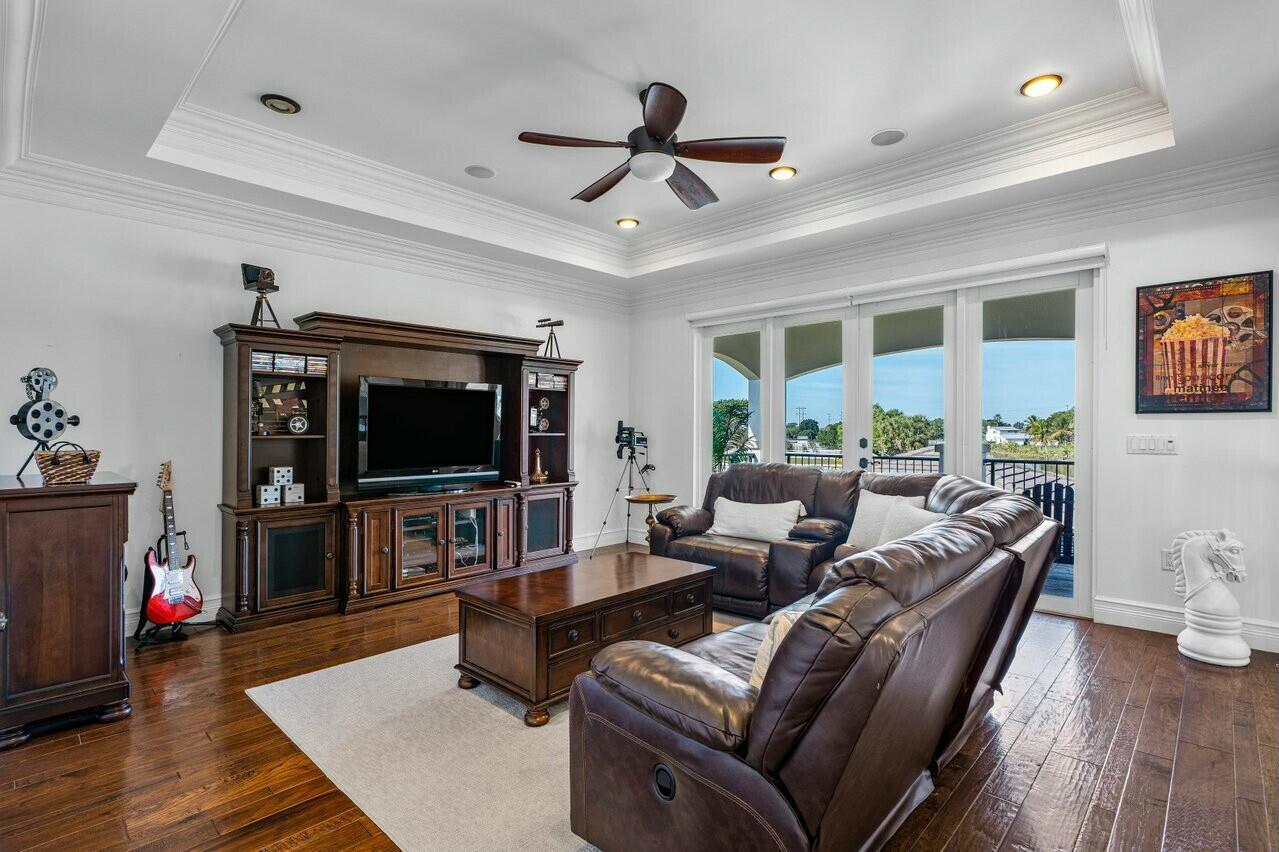 PALM BEACH FARMS CO 3 - Residential