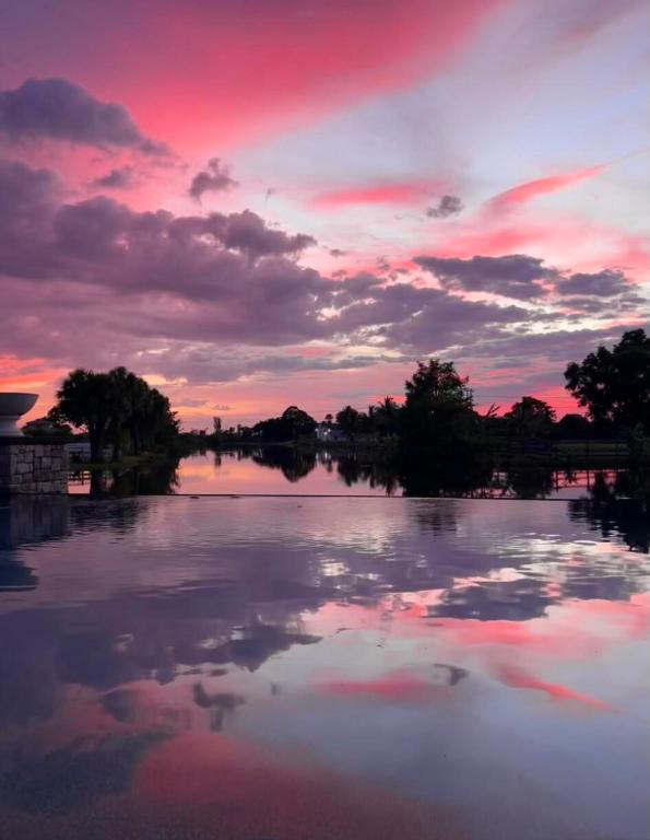 PALM BEACH FARMS CO 3 - Residential