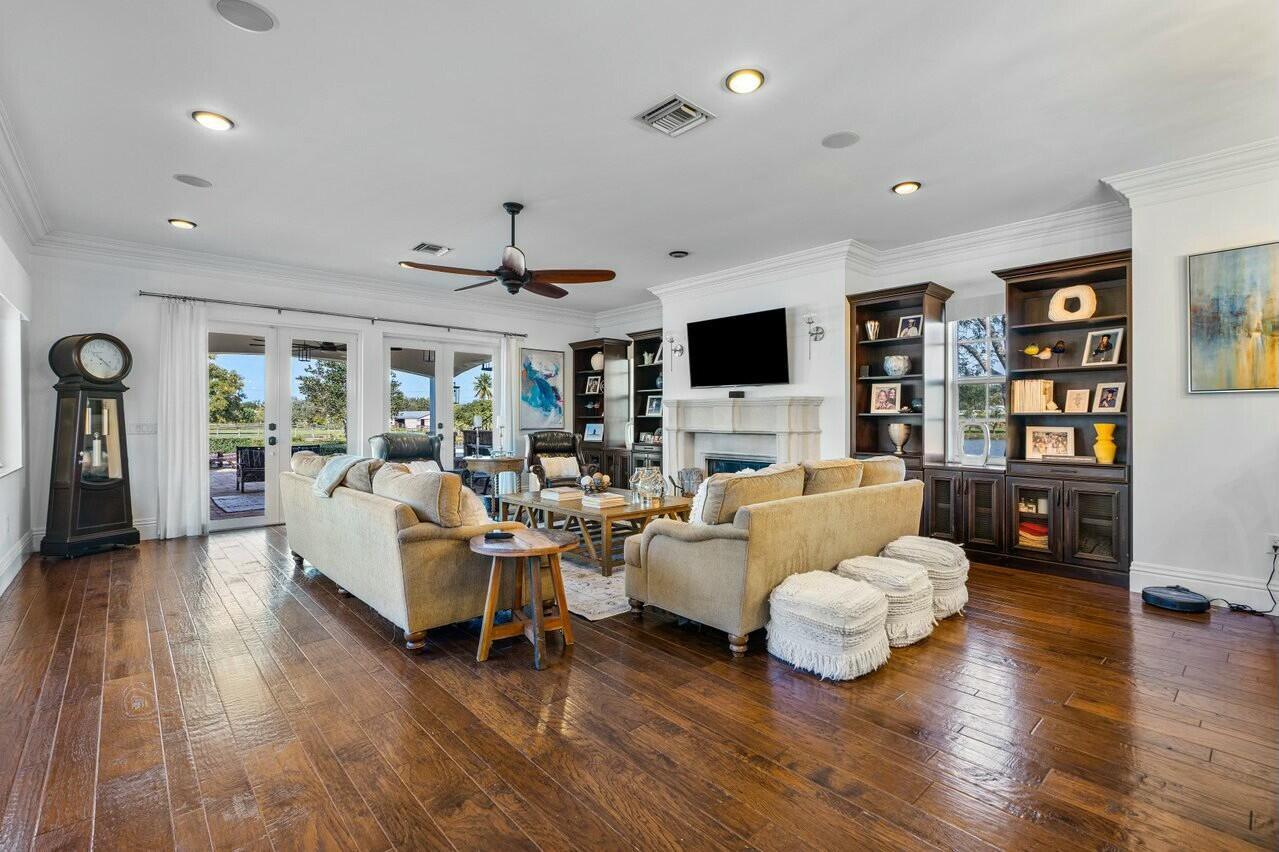 PALM BEACH FARMS CO 3 - Residential