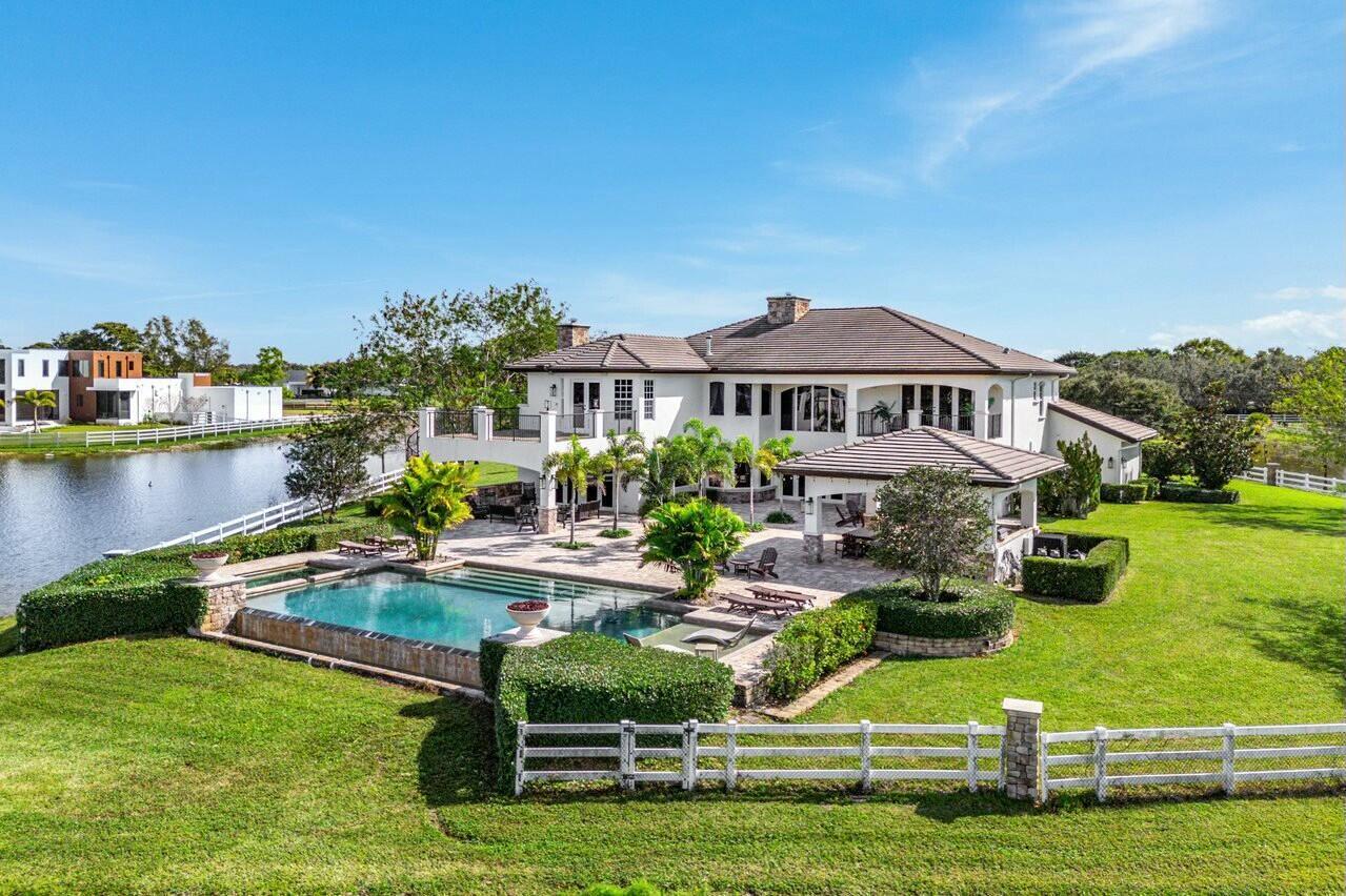 PALM BEACH FARMS CO 3 - Residential