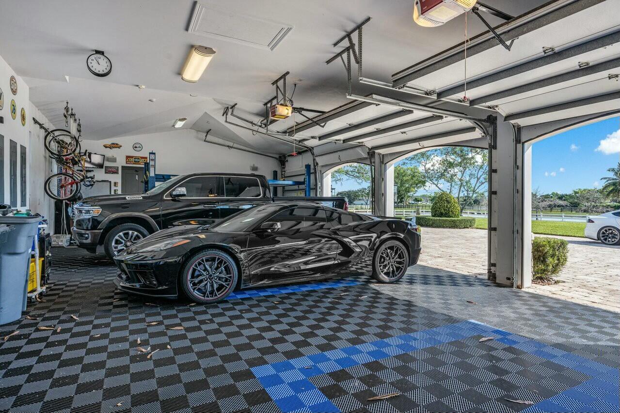 PALM BEACH FARMS CO 3 - Residential