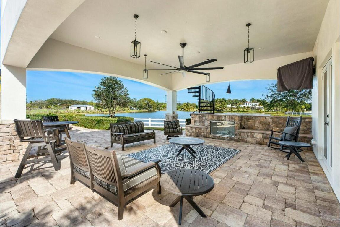 PALM BEACH FARMS CO 3 - Residential