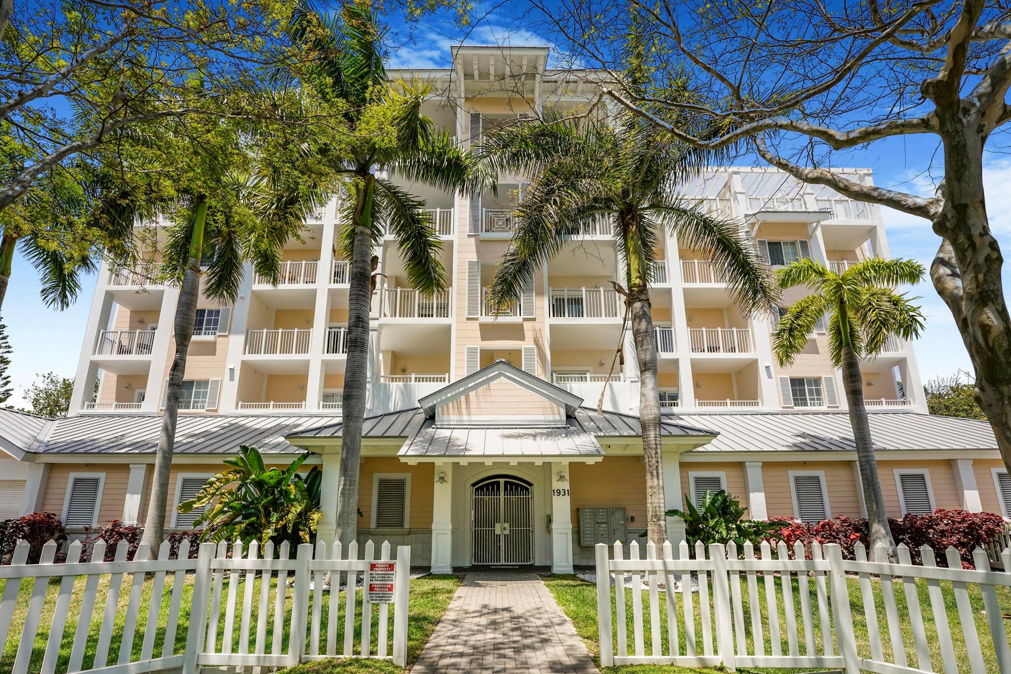 Turnkey just bring your toothbrush!Beautiful building in the charming seaside city of Deerfield Beach! Just two blocks from the ocean and restaurants, this fully renovated unit features 2 bedrooms and 2 bathrooms, stainless steel appliances, in-unit washer and dryer and clean and elegant finishes throughout. Enjoy the convenience of two assigned parking spaces in a secure, gated garage.The complex is fully fenced and offers a pool area, perfect for relaxing and enjoying the Florida lifestyle.This is seasonal rental unit!April - September $6,600 + tax October - March $7,500 + tax