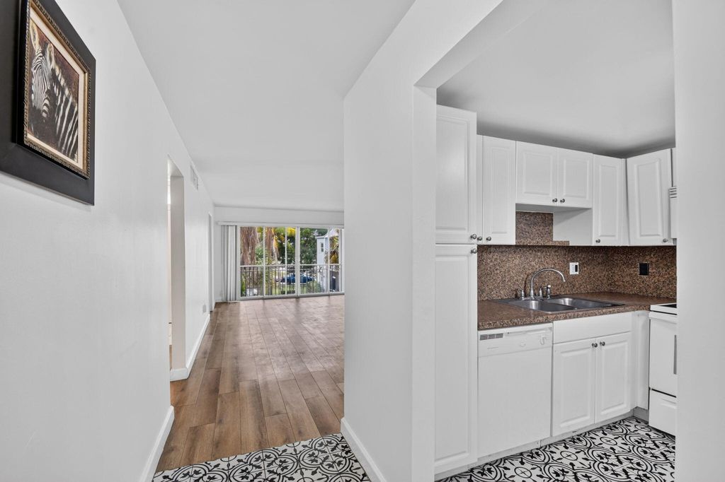 Photo of 1505 Crescent Circle #B24, Lake Park, FL 33403 (MLS # B26050500)