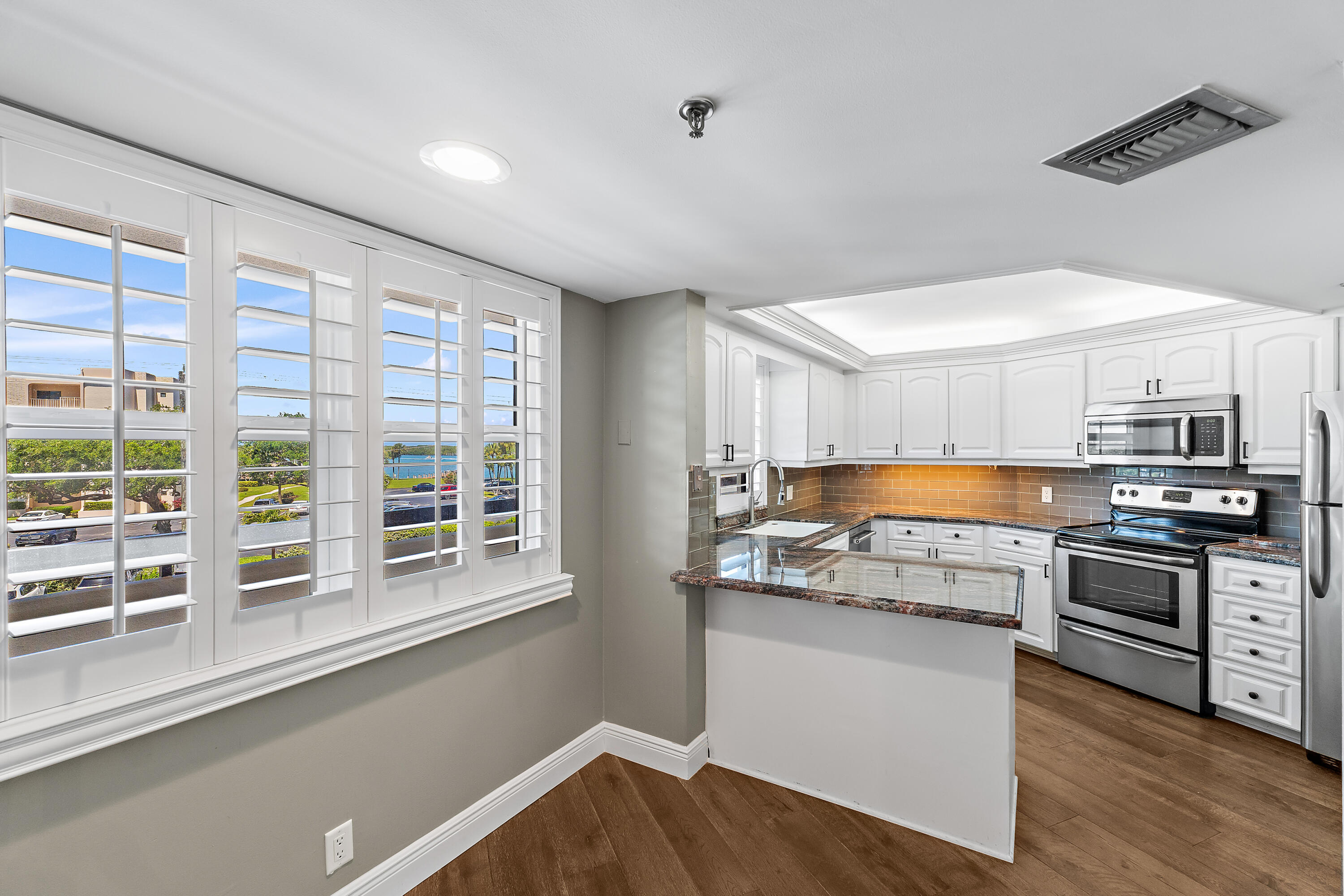 SANDPOINTE BAY CONDO - Residential