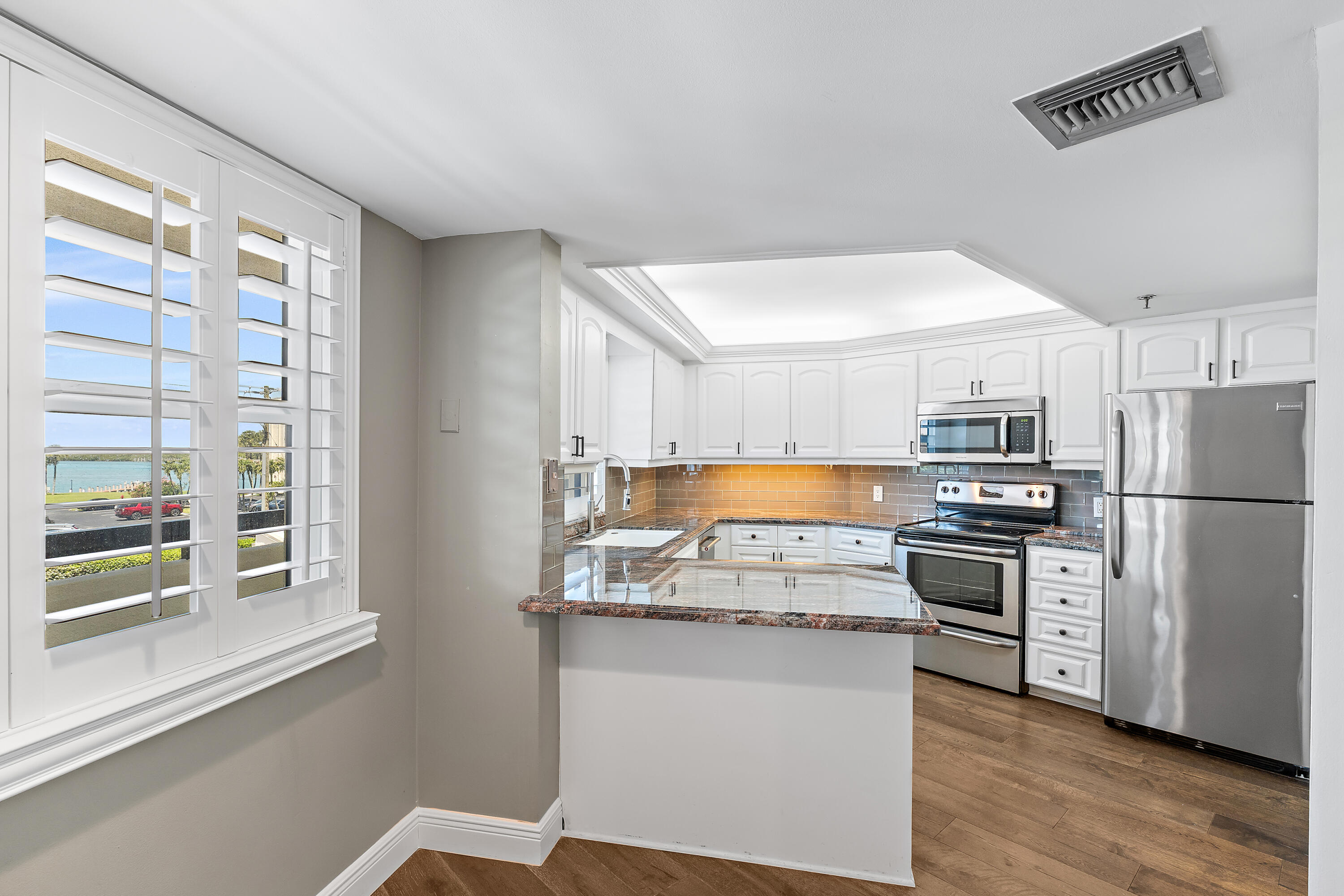 SANDPOINTE BAY CONDO - Residential