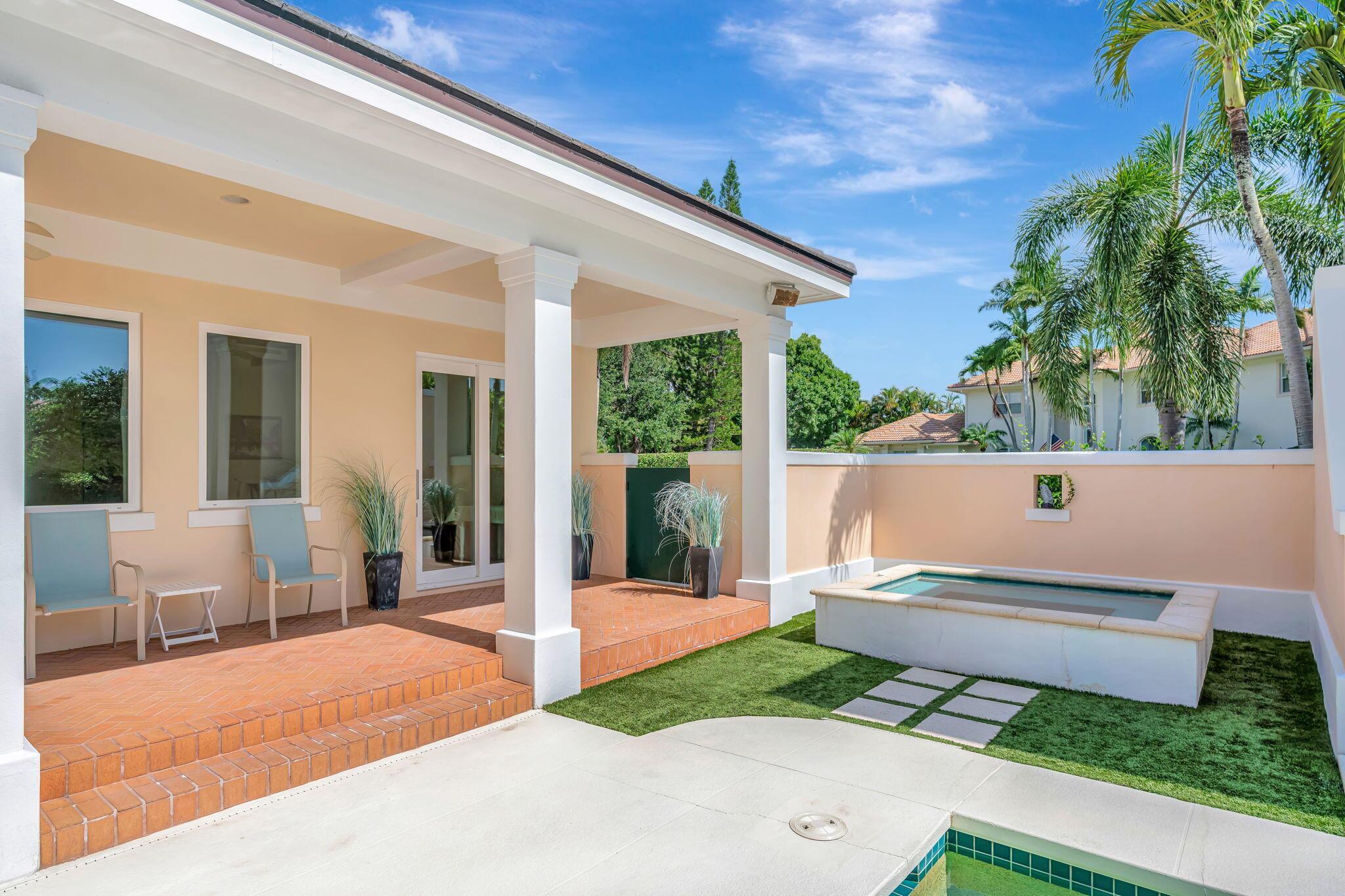 COMMODORES POCKET - Residential