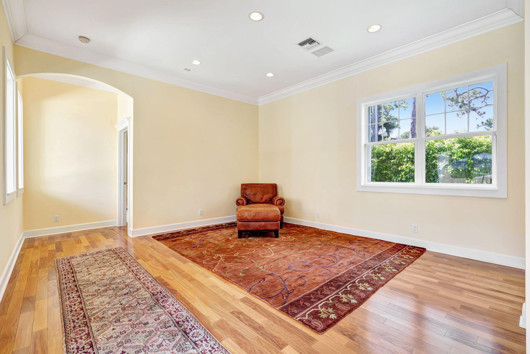 COMMODORES POCKET - Residential