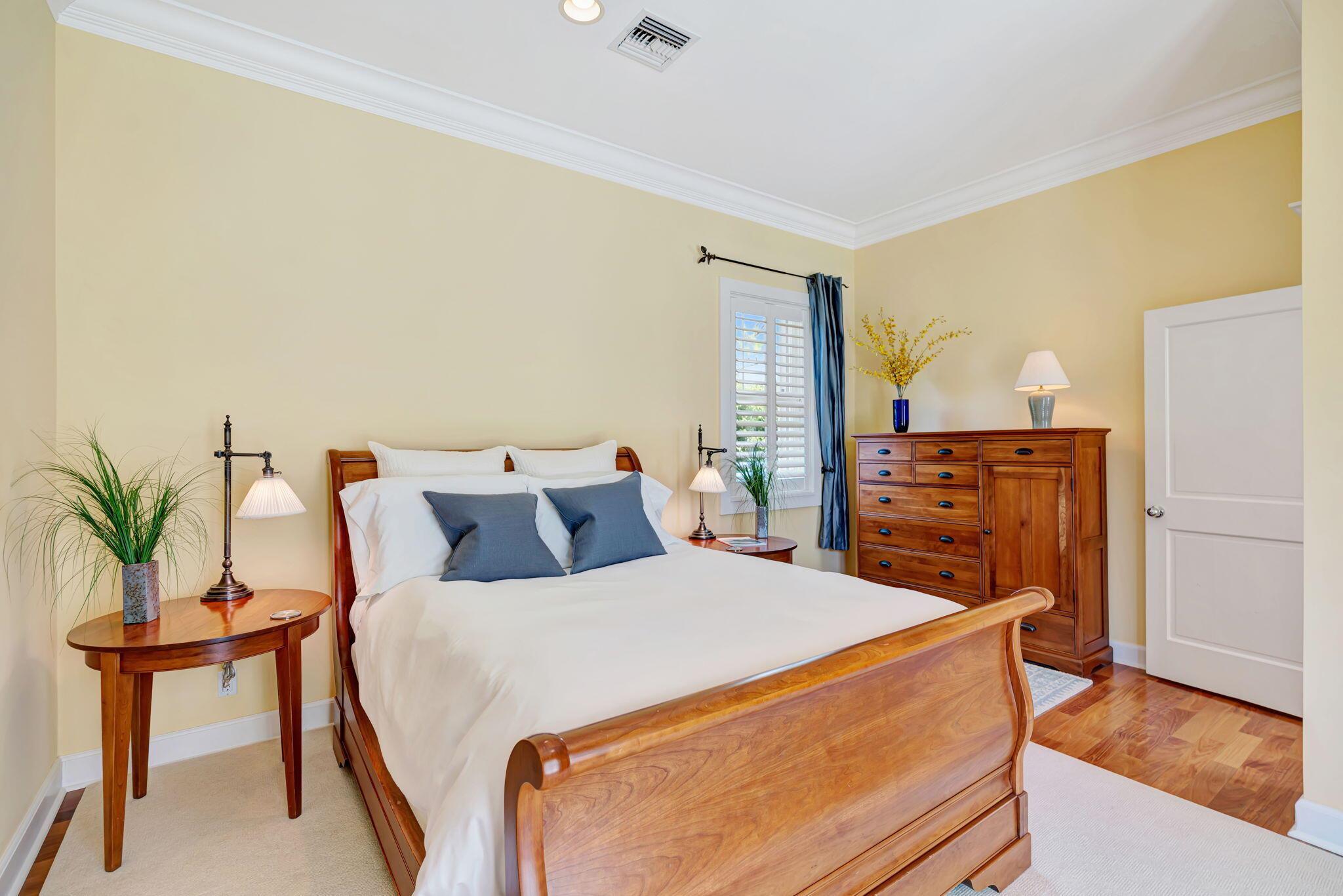 COMMODORES POCKET - Residential