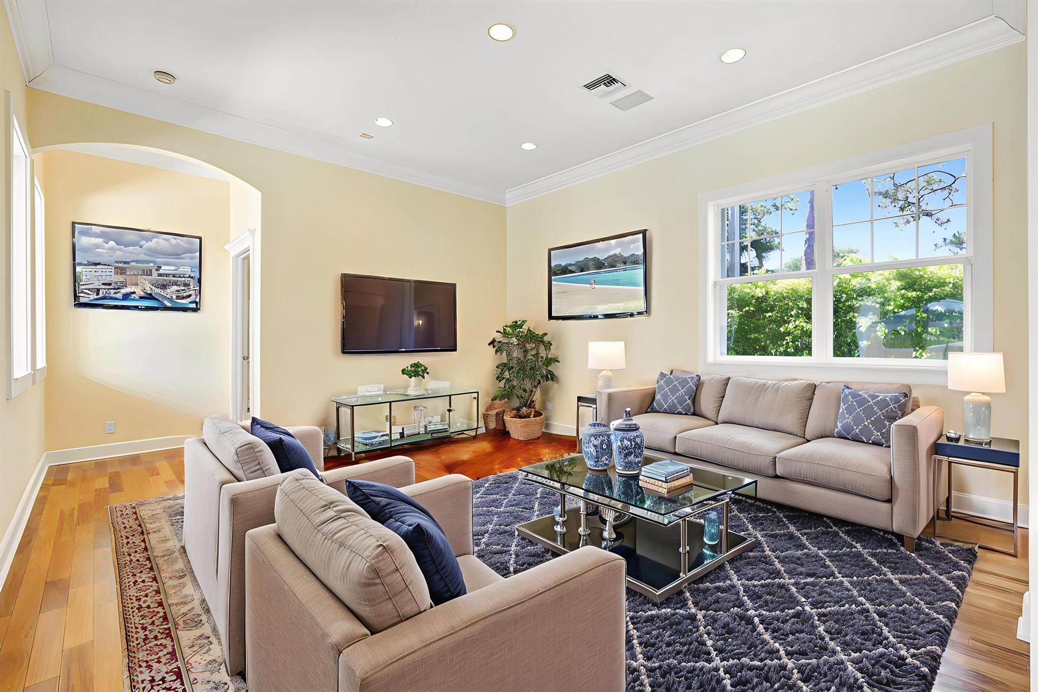 COMMODORES POCKET - Residential