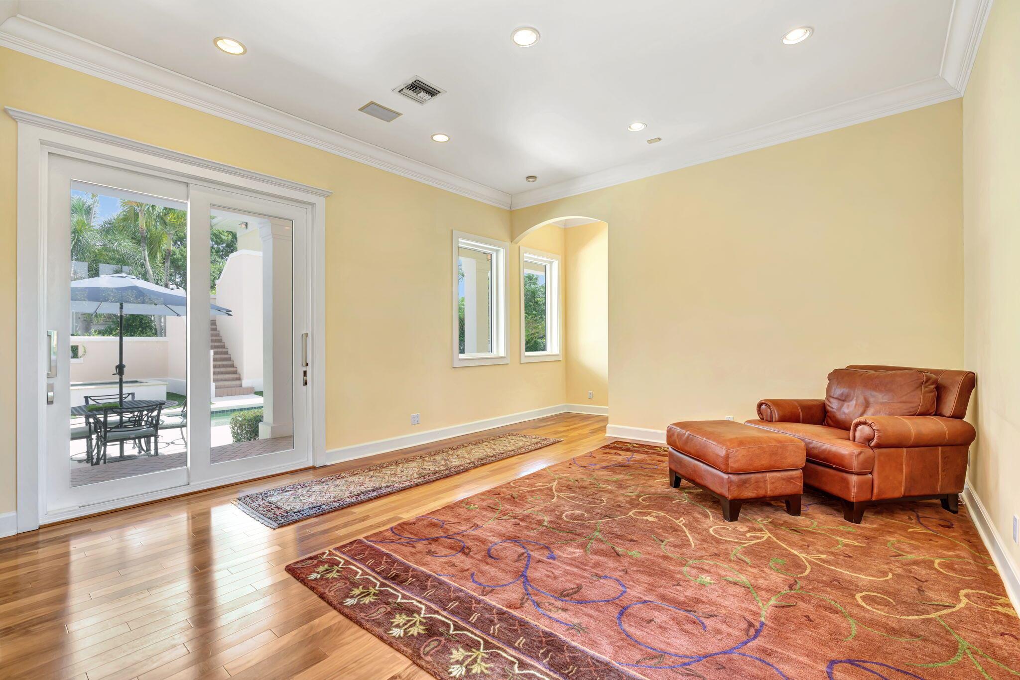 COMMODORES POCKET - Residential