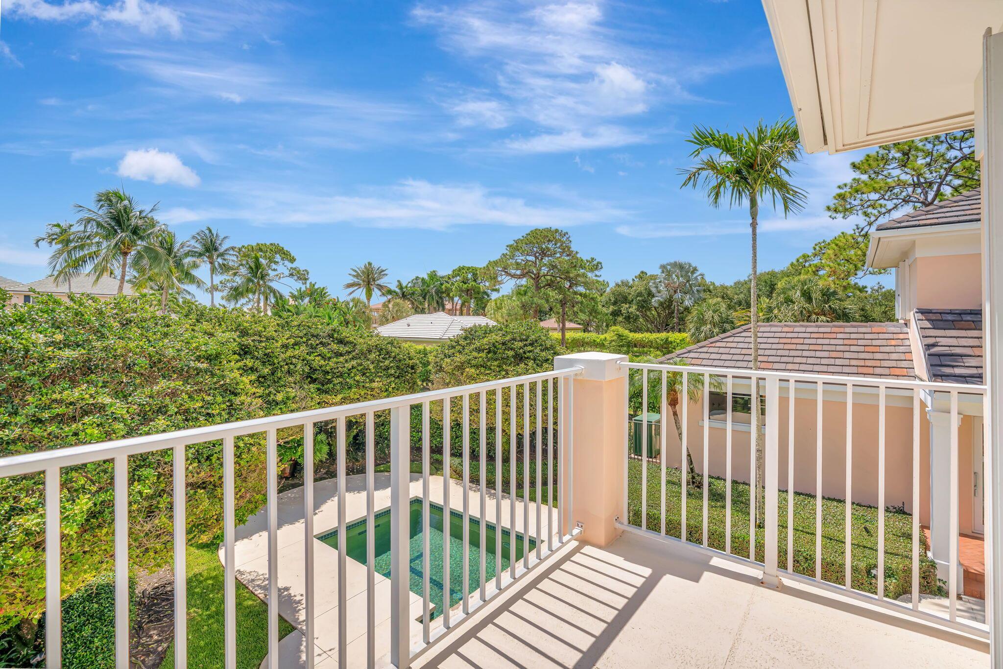 COMMODORES POCKET - Residential