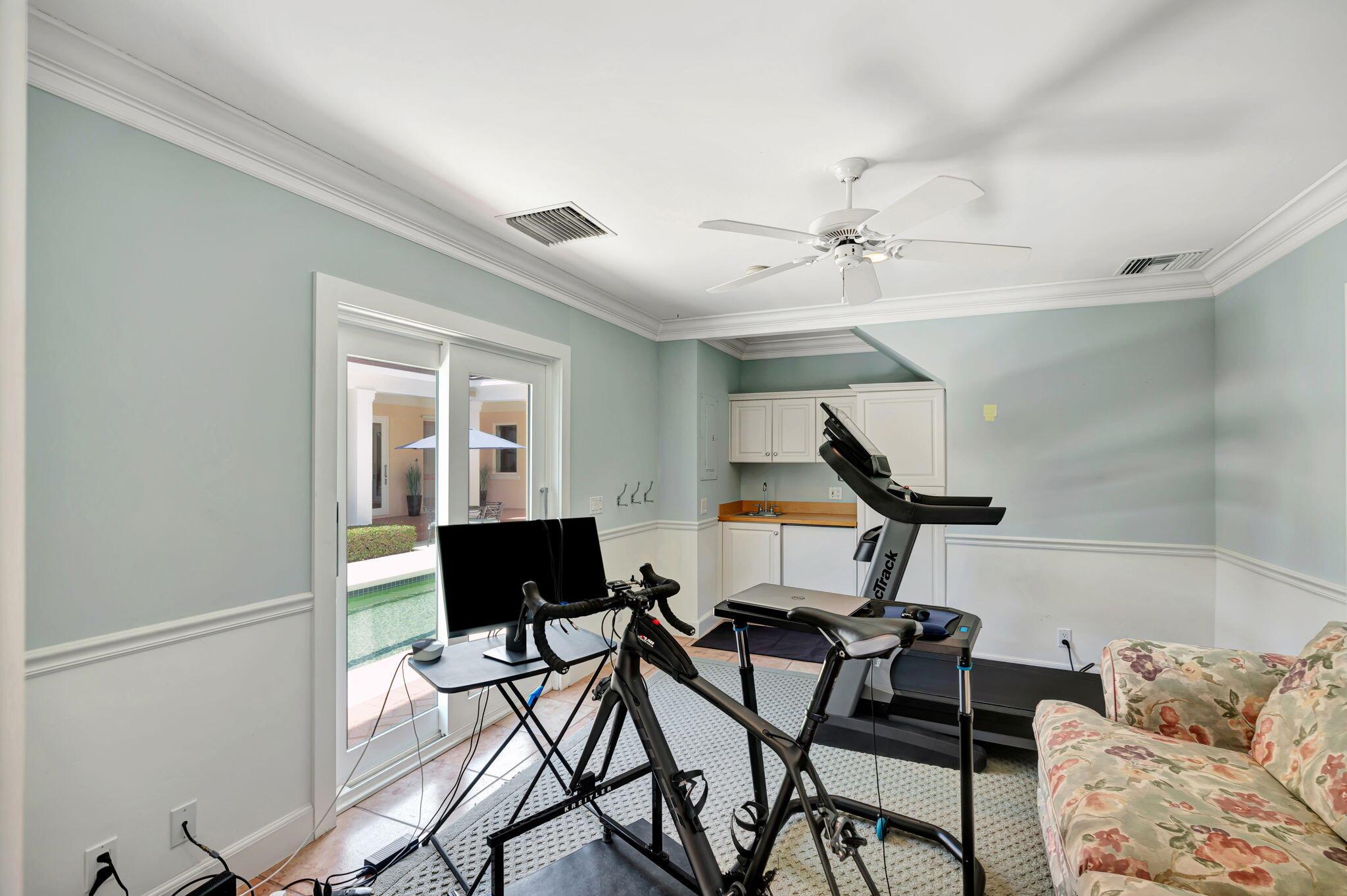 COMMODORES POCKET - Residential