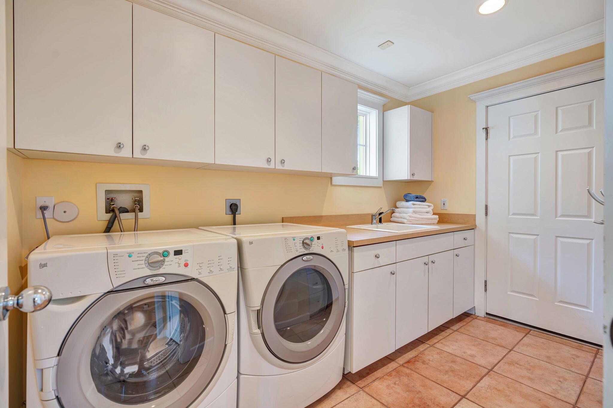 COMMODORES POCKET - Residential