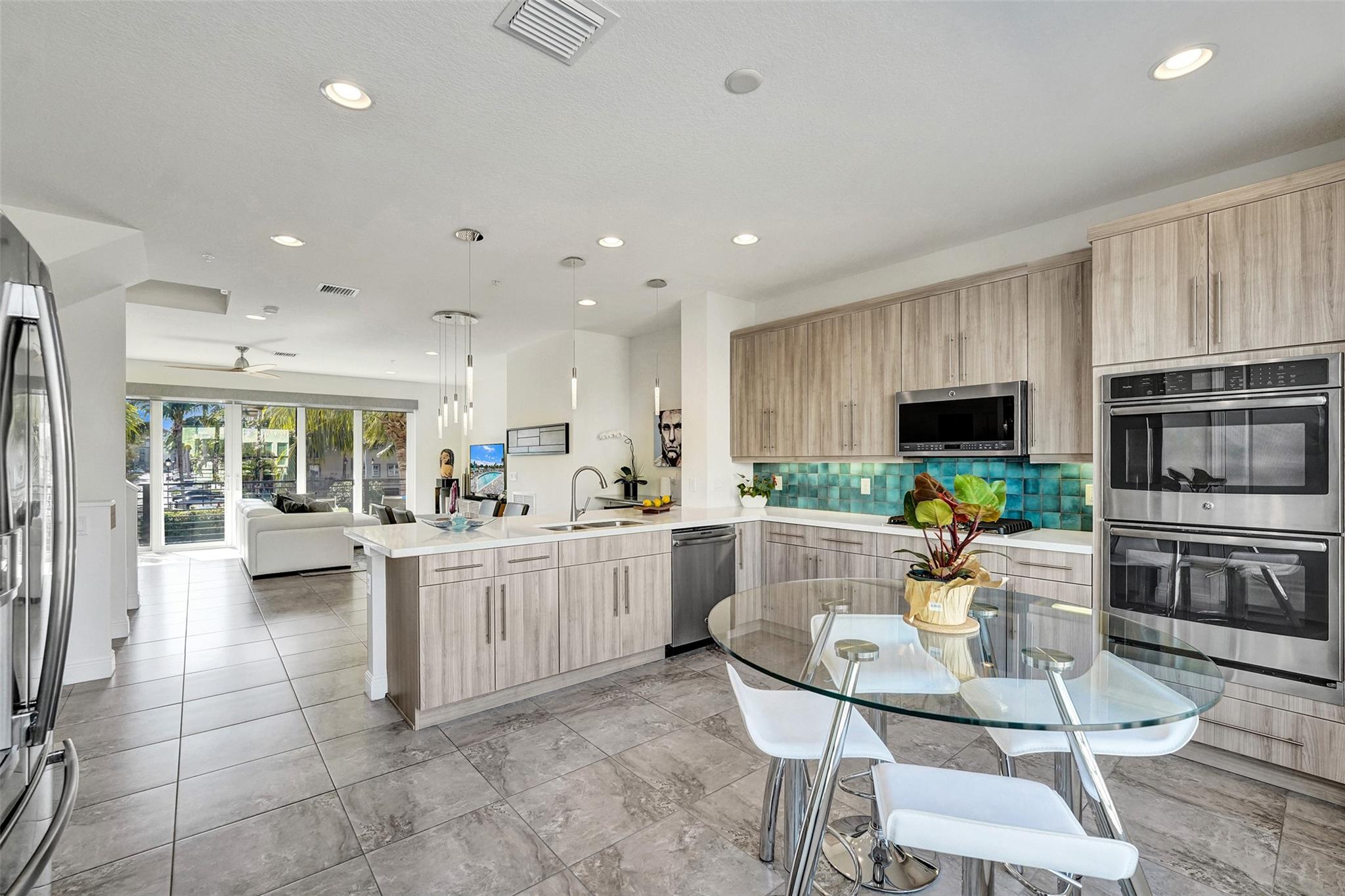 2900 NE 12th Ter 19