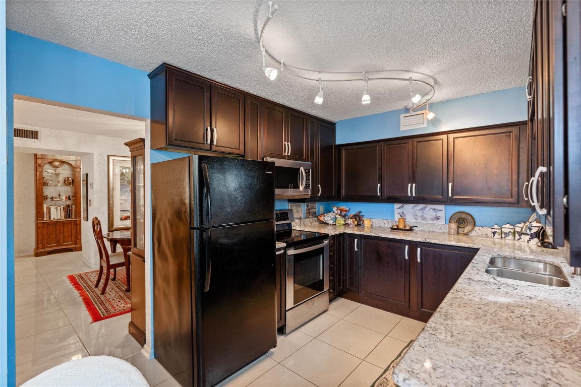 Sea Ranch Lakes North - Residential