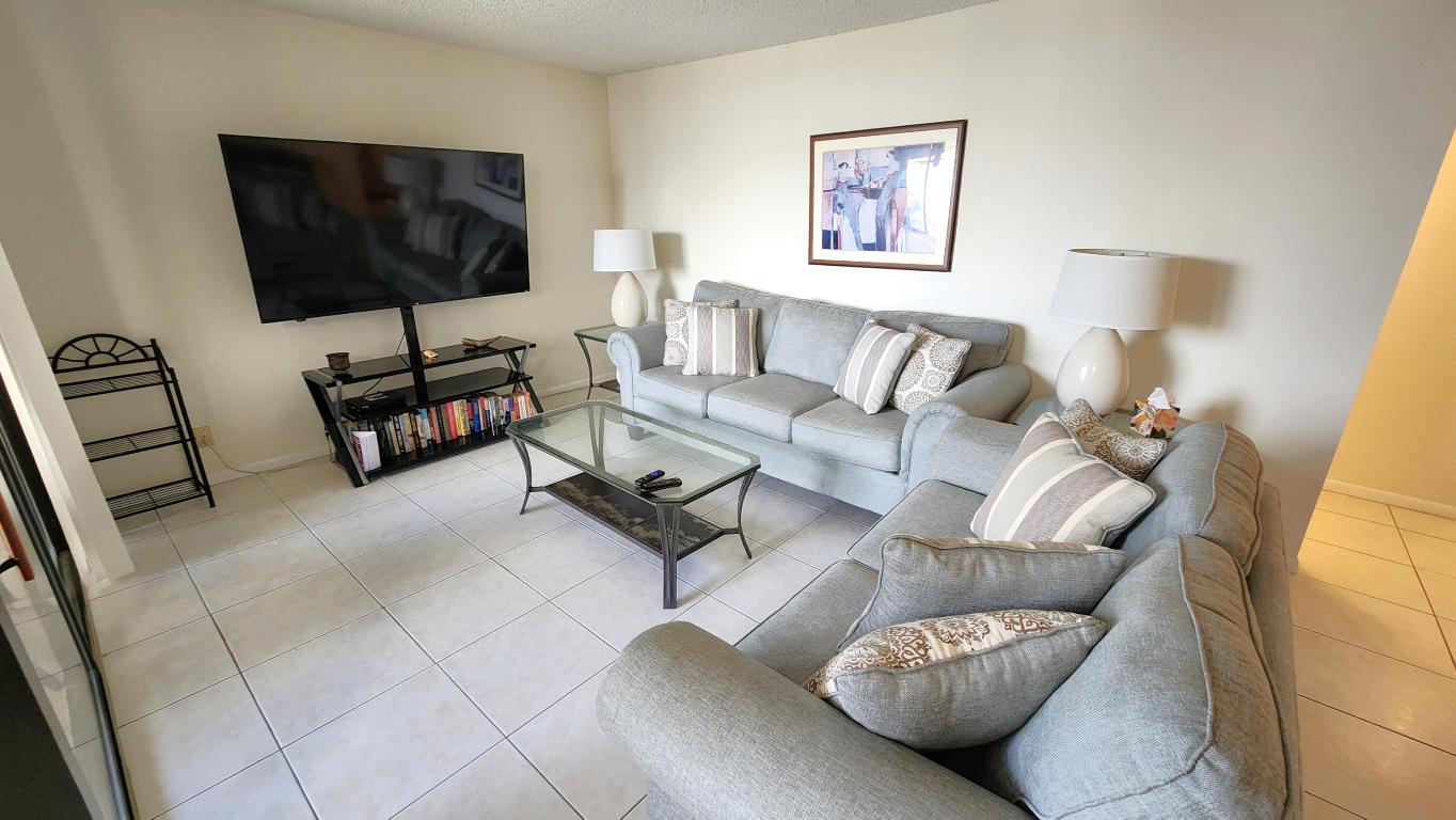 LAVERS DELRAY RACQUET CLUB CONDO - Residential Lease