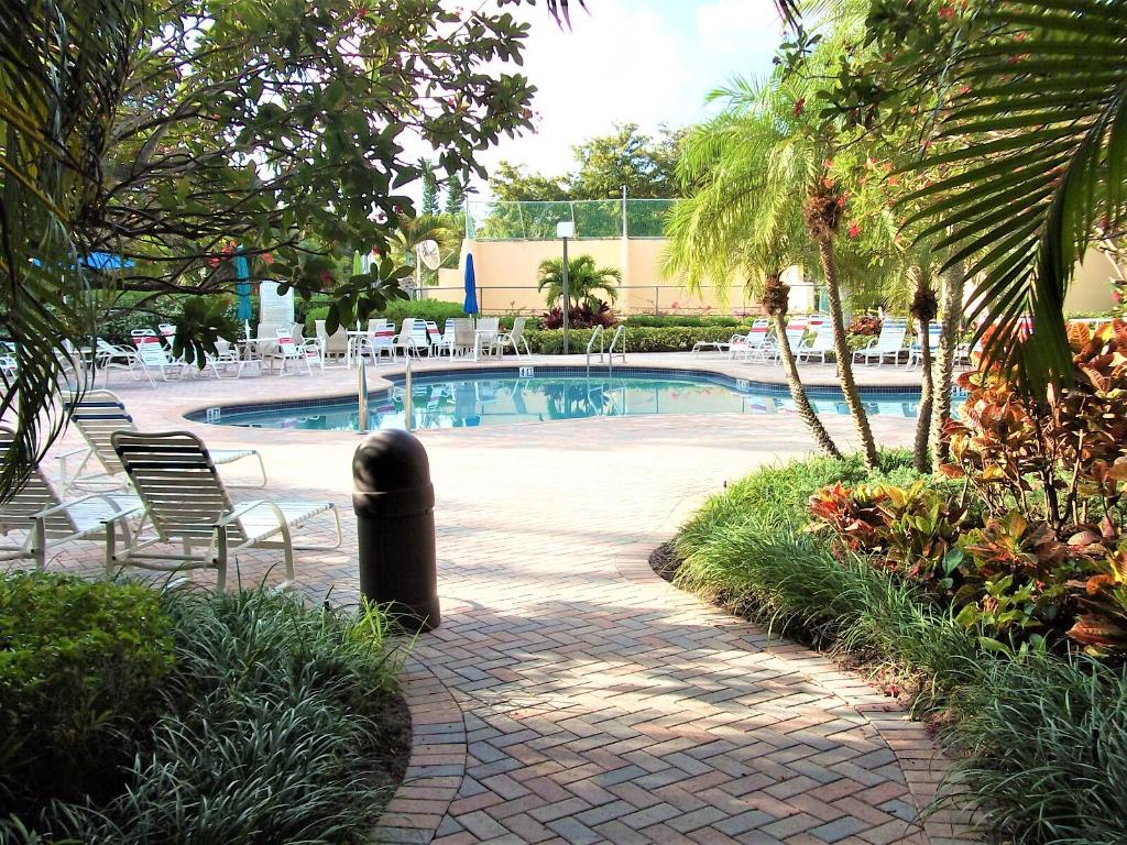 LAVERS DELRAY RACQUET CLUB CONDO - Residential Lease