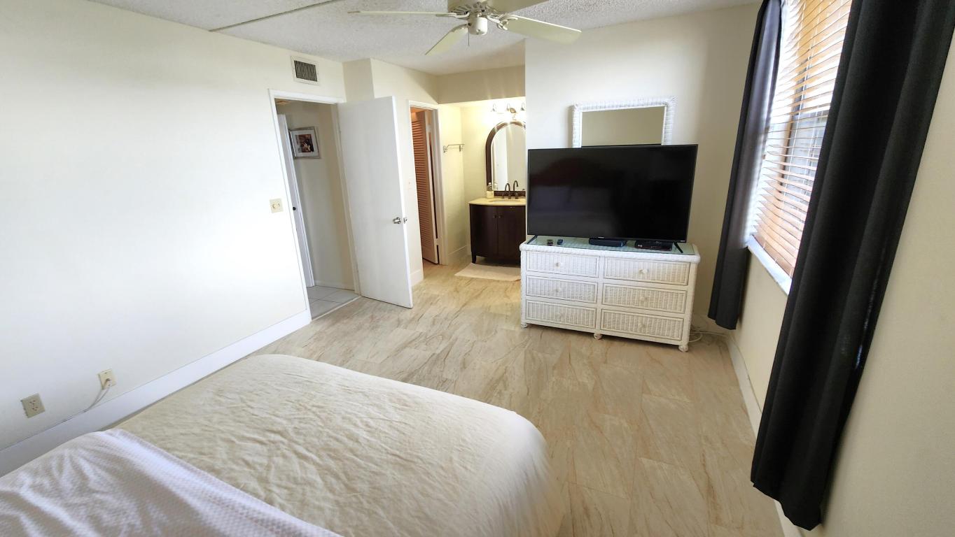 LAVERS DELRAY RACQUET CLUB CONDO - Residential Lease