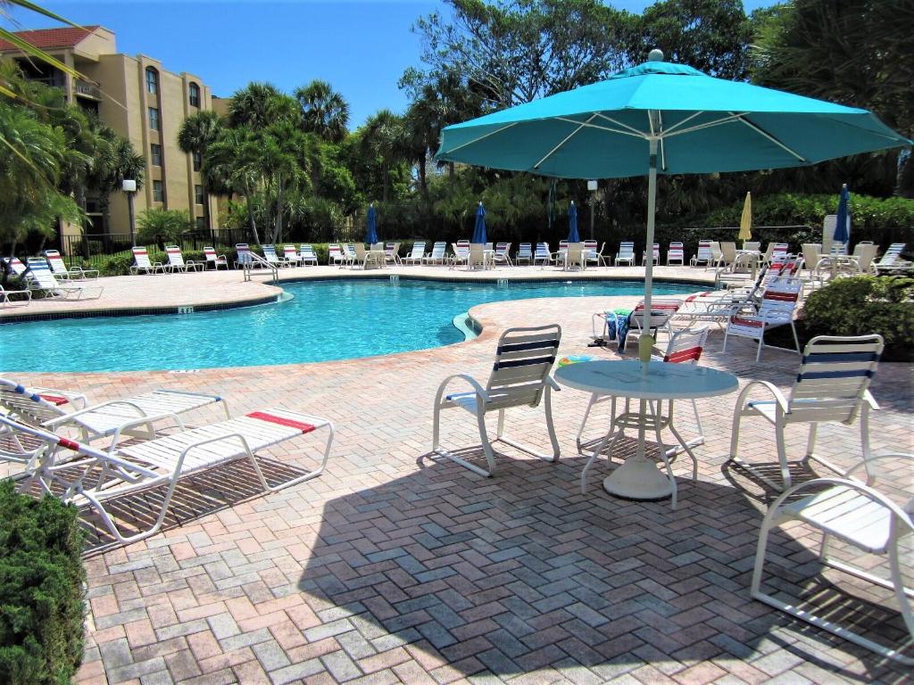 LAVERS DELRAY RACQUET CLUB CONDO - Residential Lease