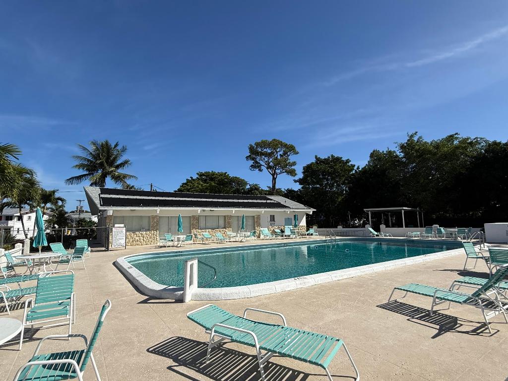 LAKESIDE POINT APT 6 CONDO - Residential