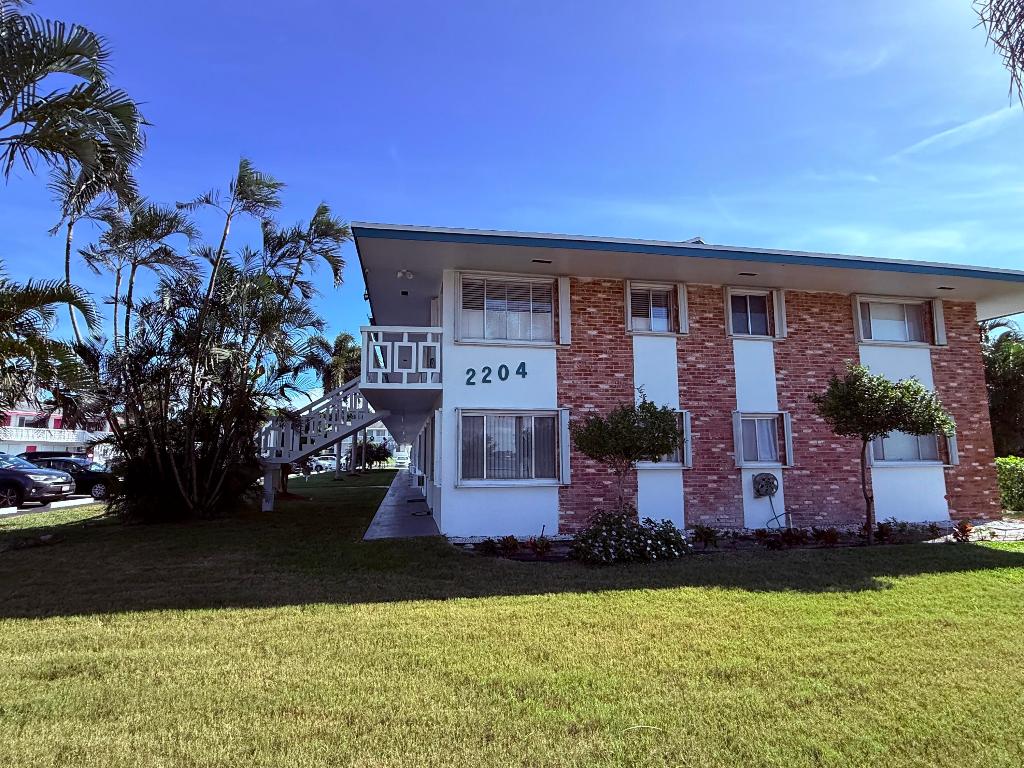 LAKESIDE POINT APT 6 CONDO - Residential