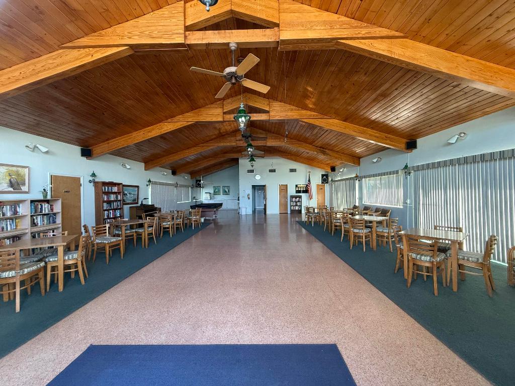 LAKESIDE POINT APT 6 CONDO - Residential