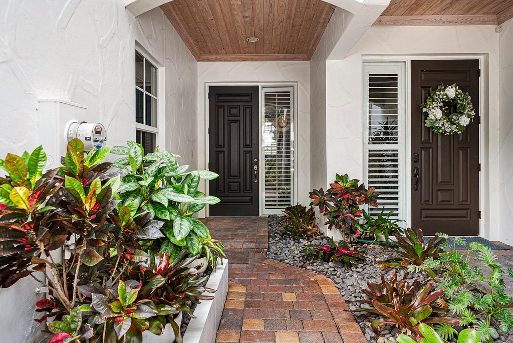 Photo of 828 ESTUARY Way, Delray Beach, FL 33483 (MLS # B26072444)