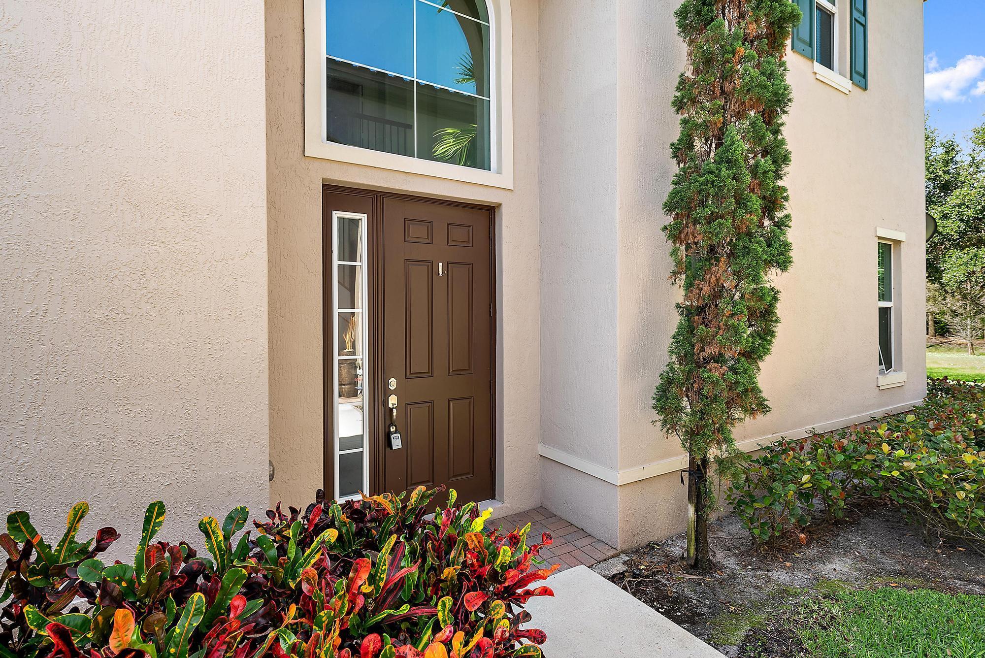 122 Diamante Way