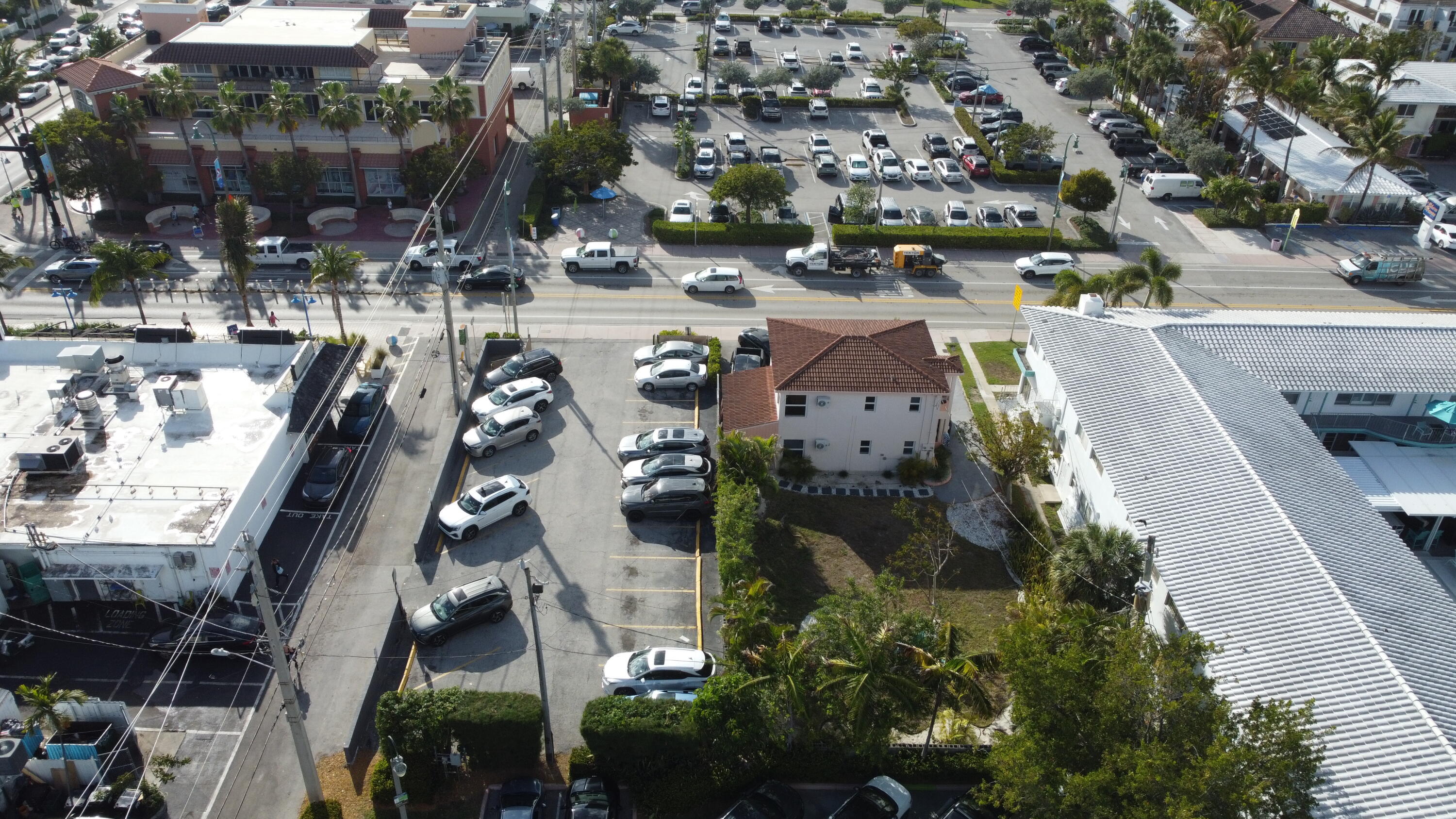 LAUDERDALE BY THE SEA - Land