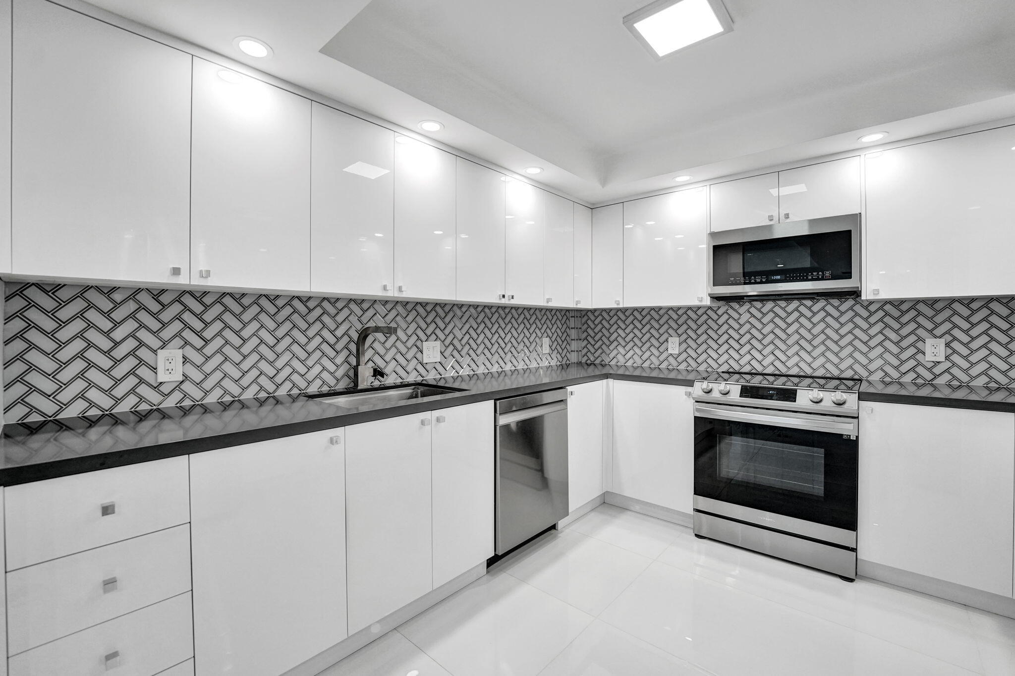 2100 S OCEAN Lane 2409