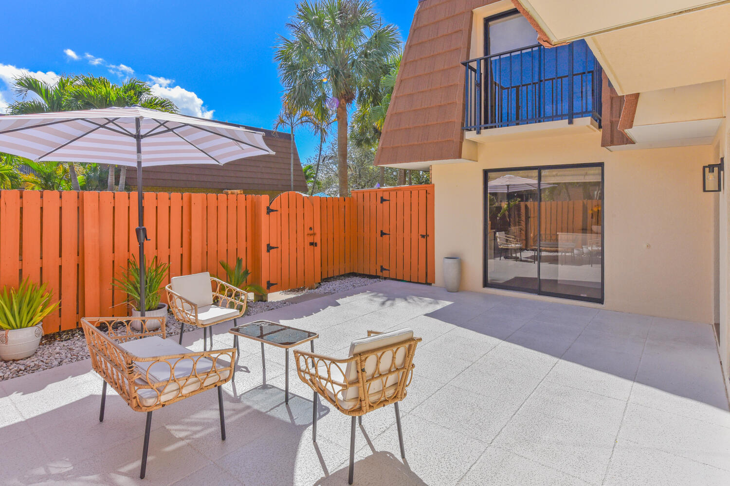 RIVER - Residential Lease