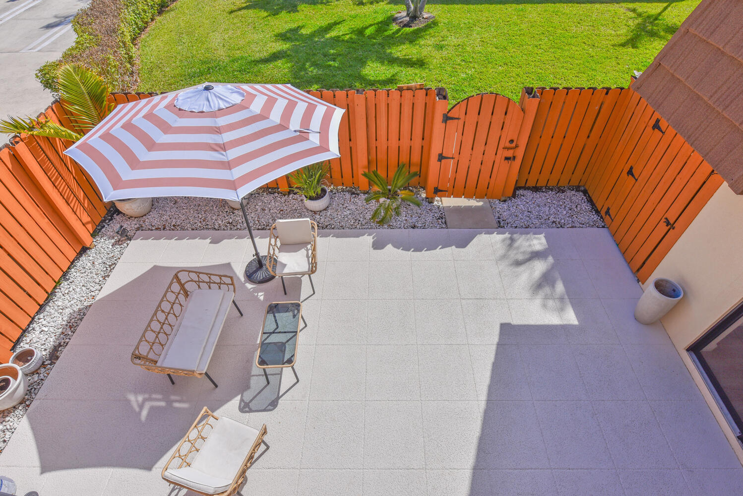 RIVER - Residential Lease