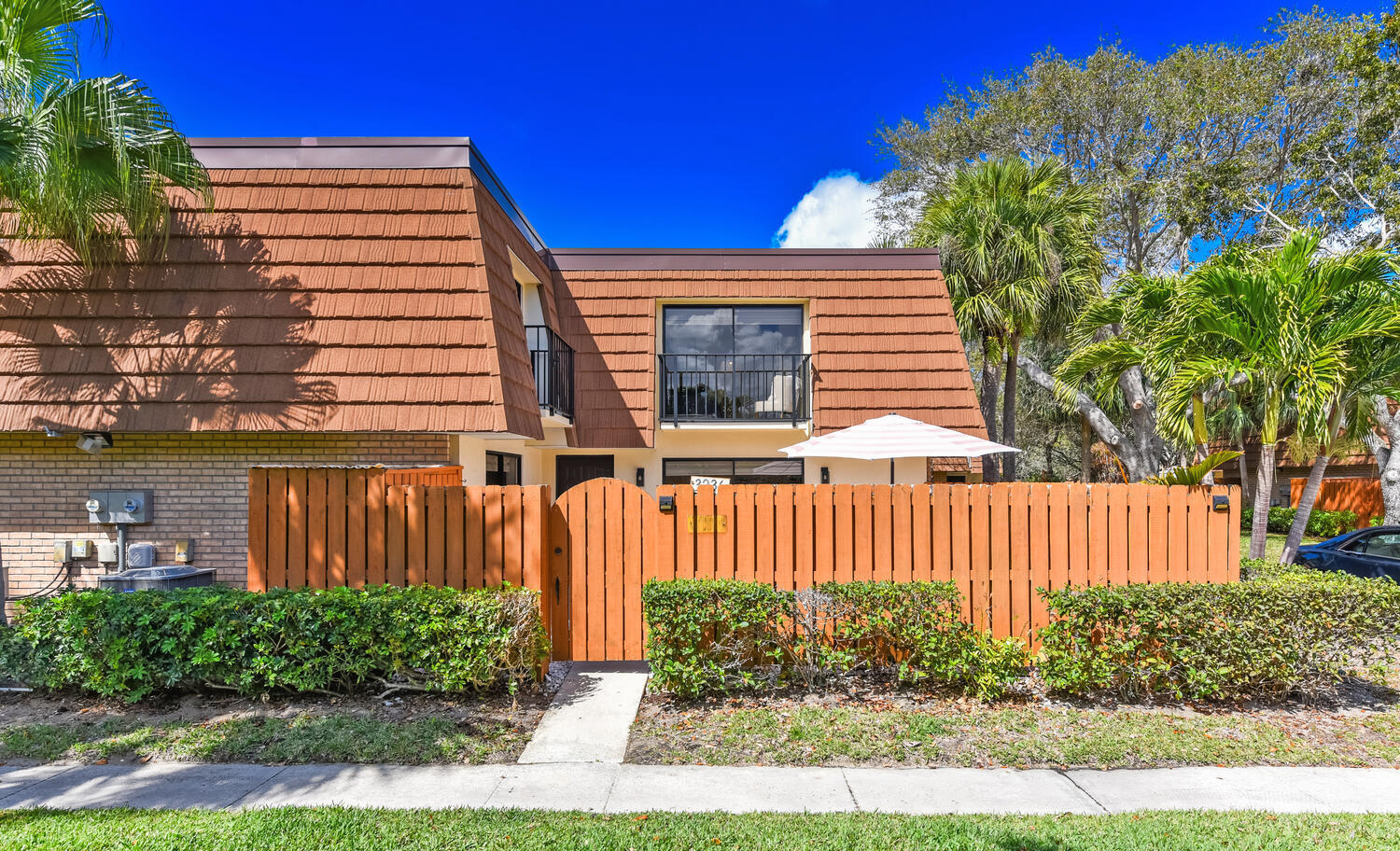 RIVER - Residential Lease