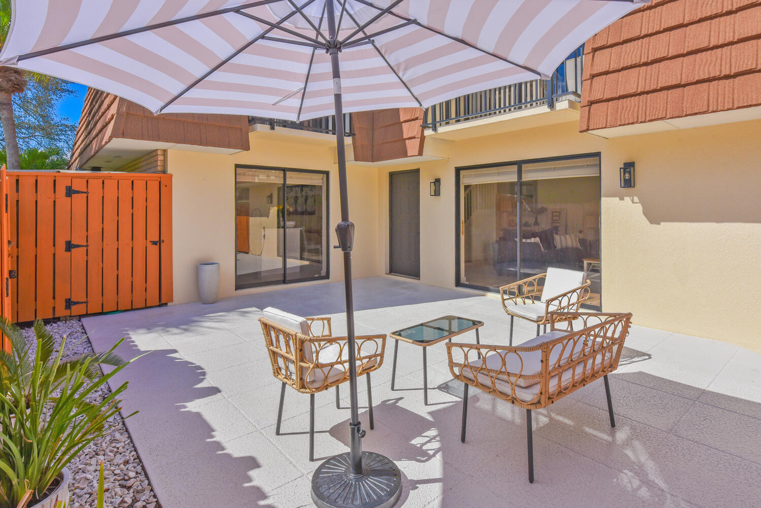 RIVER - Residential Lease