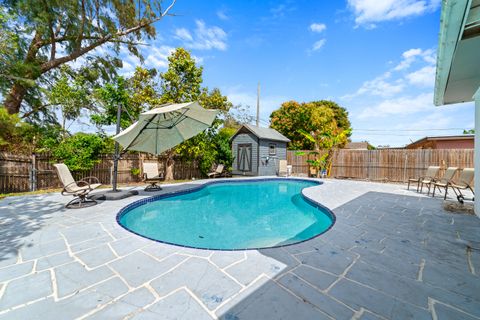 Photo of 668 Snead Circle, West Palm Beach, FL 33413 (MLS # B26002839)