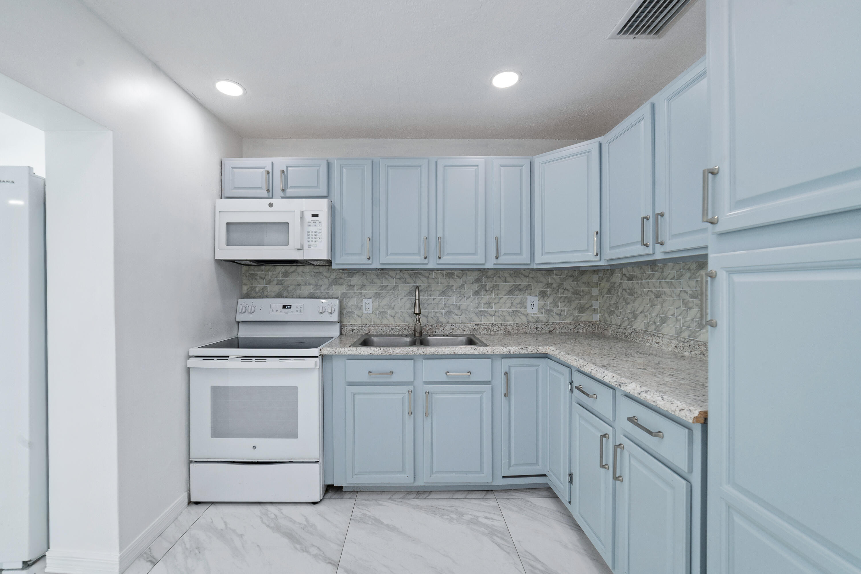 LAKE BELVEDERE ESTATES 4TH ADD - Residential