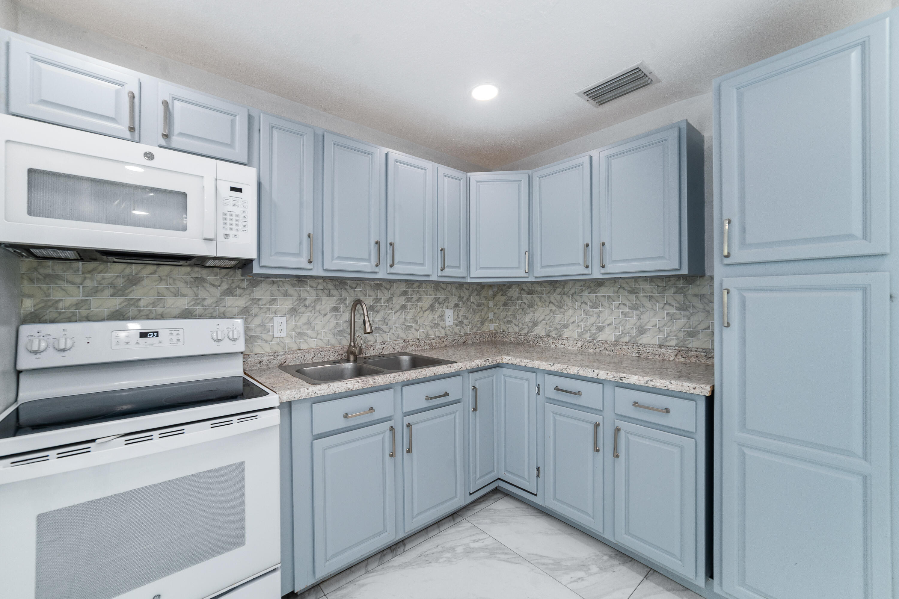 LAKE BELVEDERE ESTATES 4TH ADD - Residential