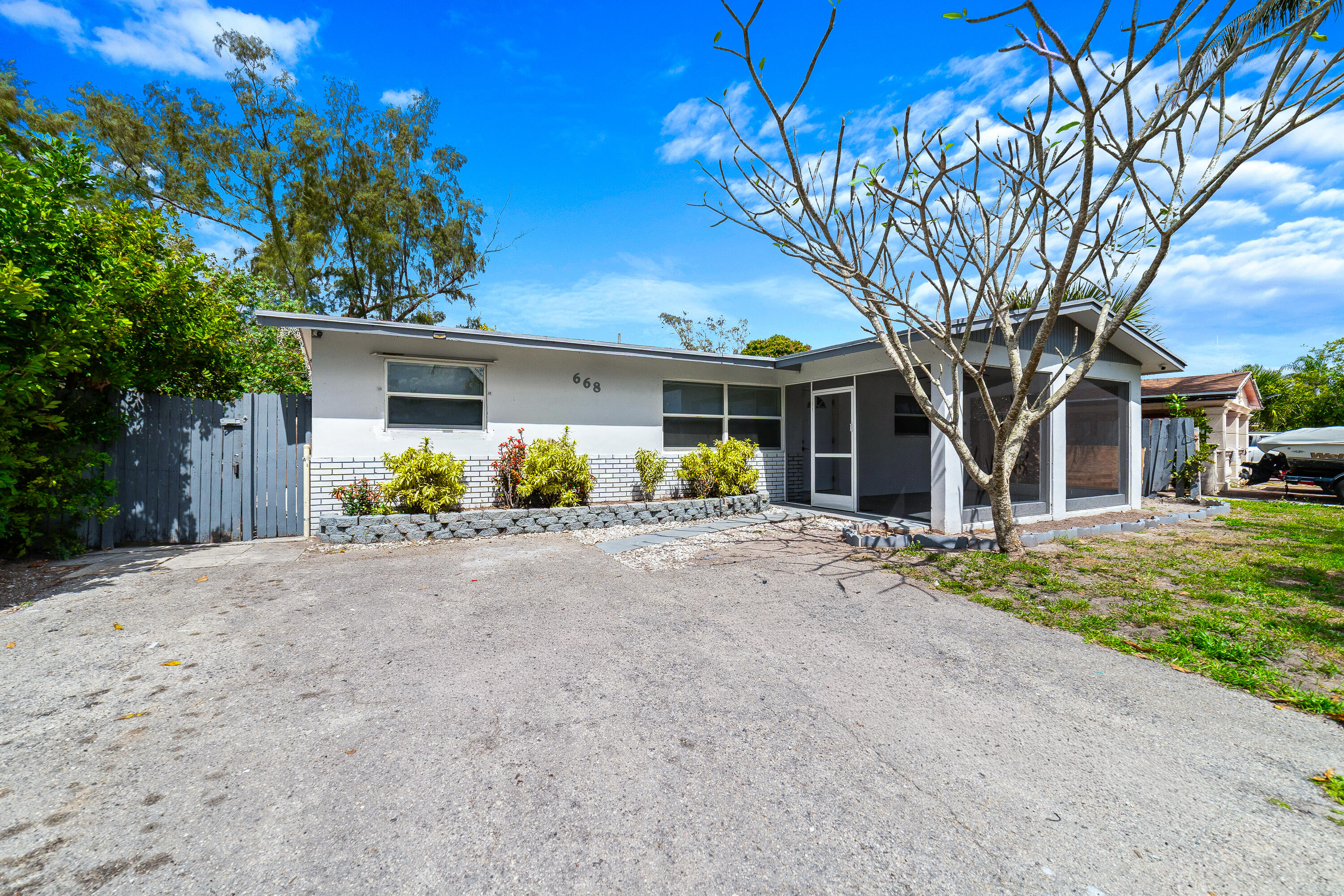 LAKE BELVEDERE ESTATES 4TH ADD - Residential