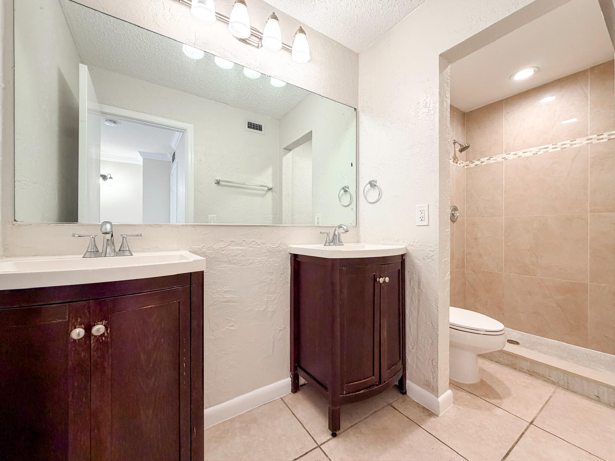 WOODSTOCK TWNHS - Residential Lease