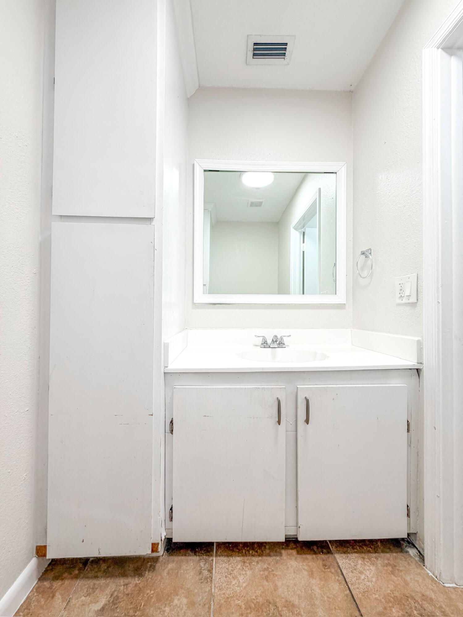 WOODSTOCK TWNHS - Residential Lease