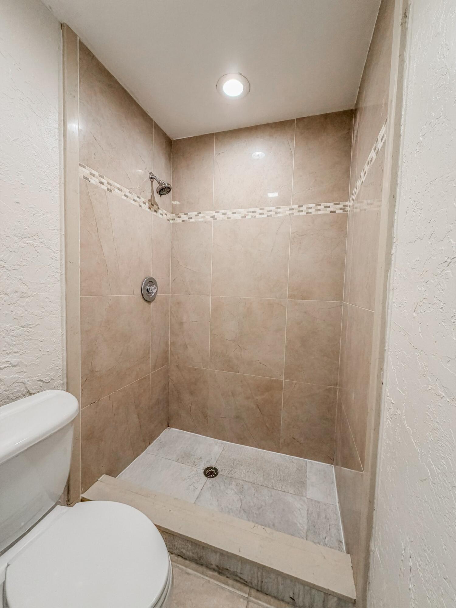 WOODSTOCK TWNHS - Residential Lease