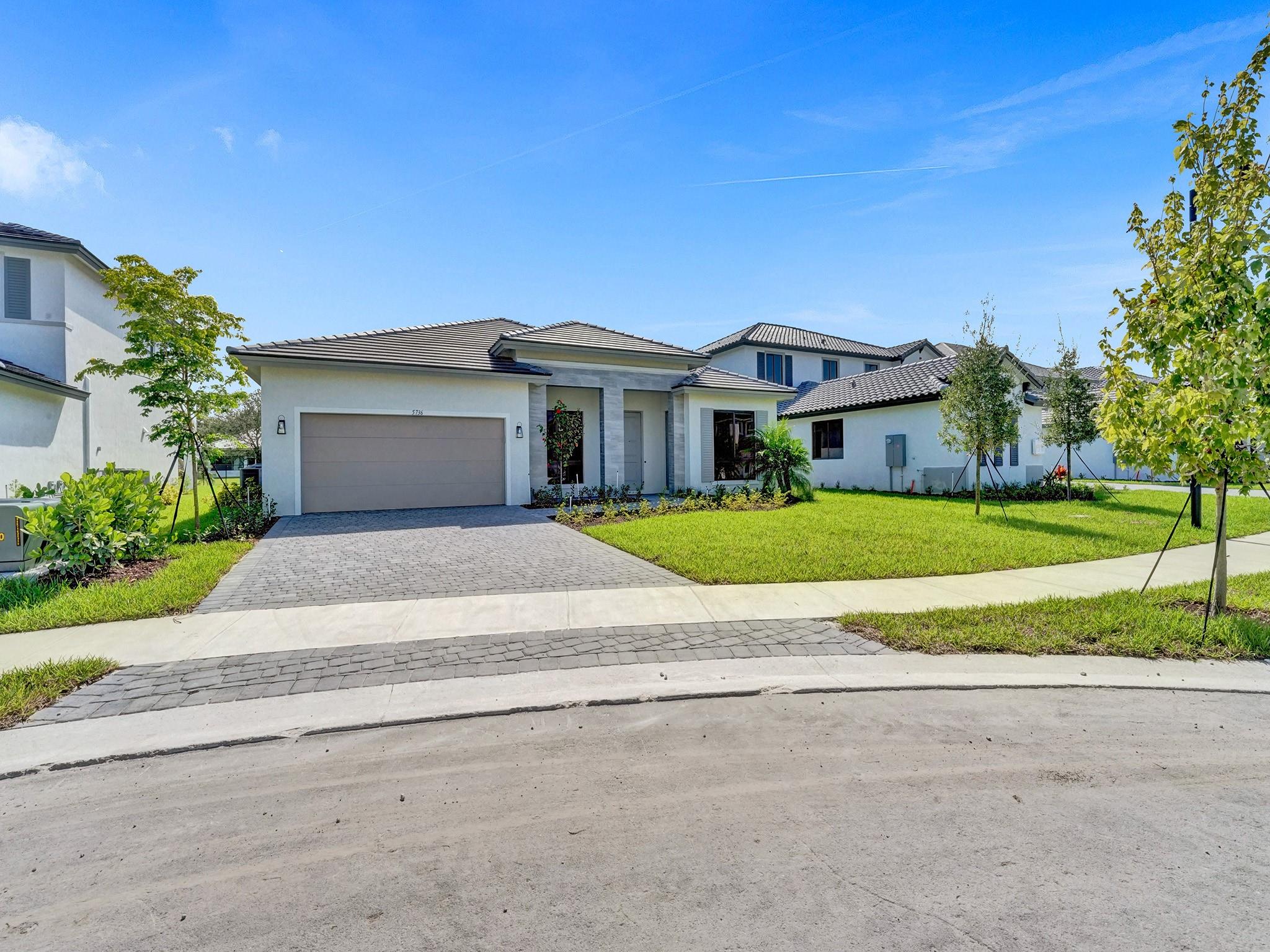 5736 SW 104th Terrace