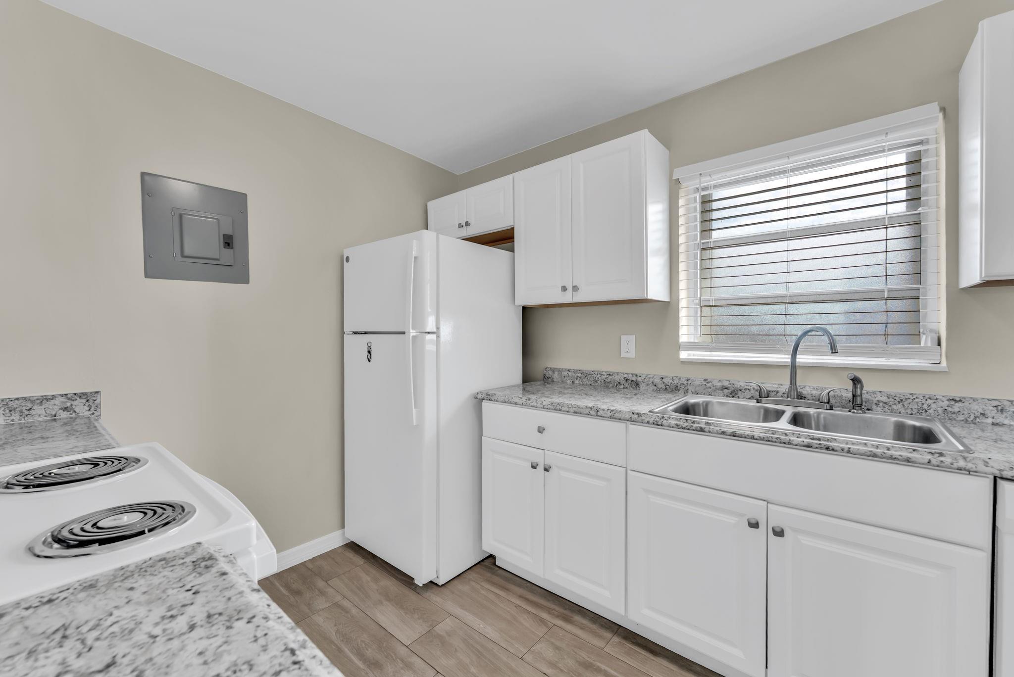 Hollywood Little Ranches - Residential Lease