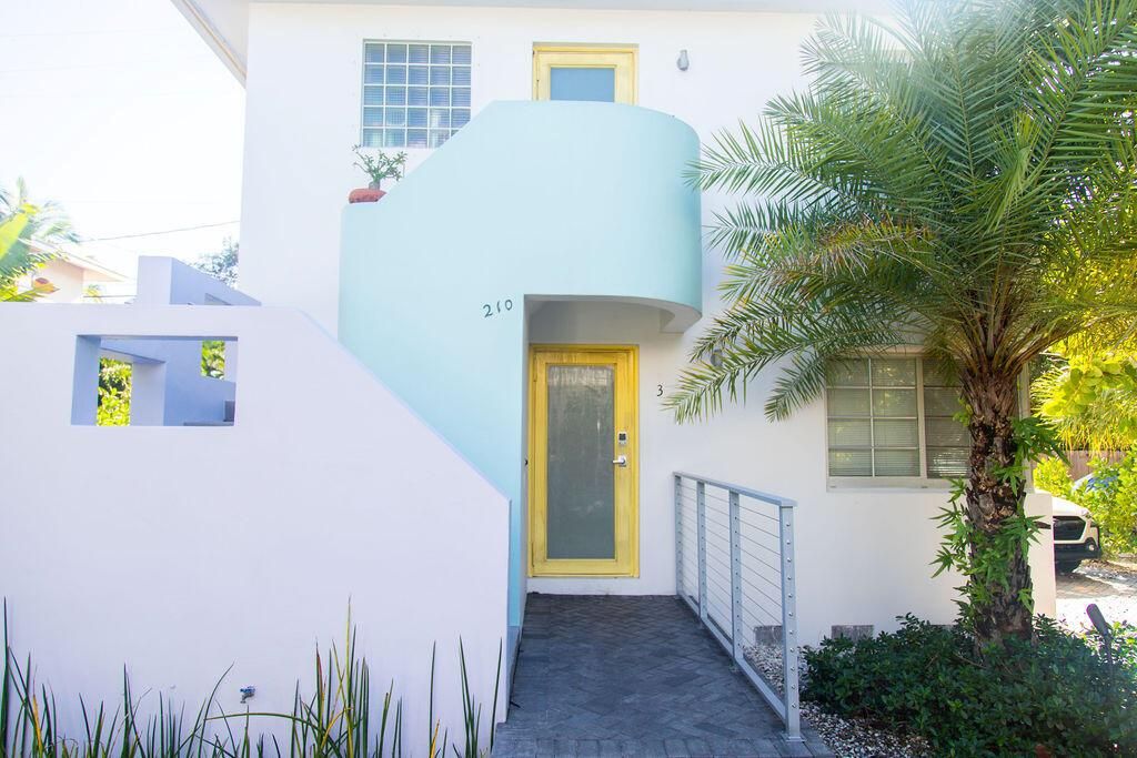 Photo of 210 S Ocean Breeze Road #3, Lake Worth Beach, FL 33460 (MLS # R11109285)